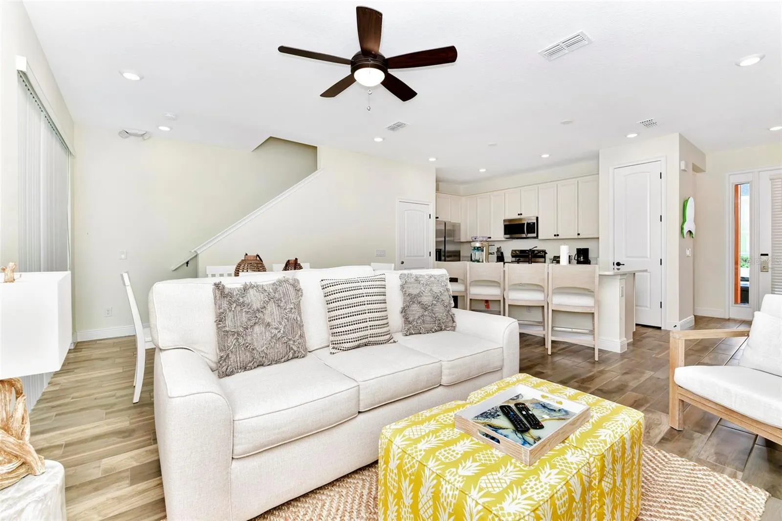 8143 COCONUT PL