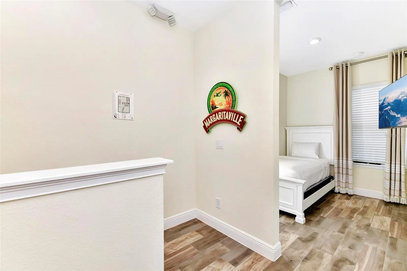 8143 COCONUT PL