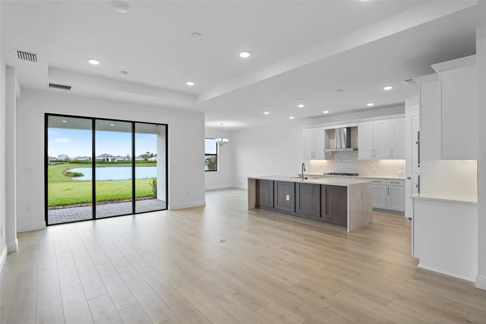 18373 ROCKPORT PL