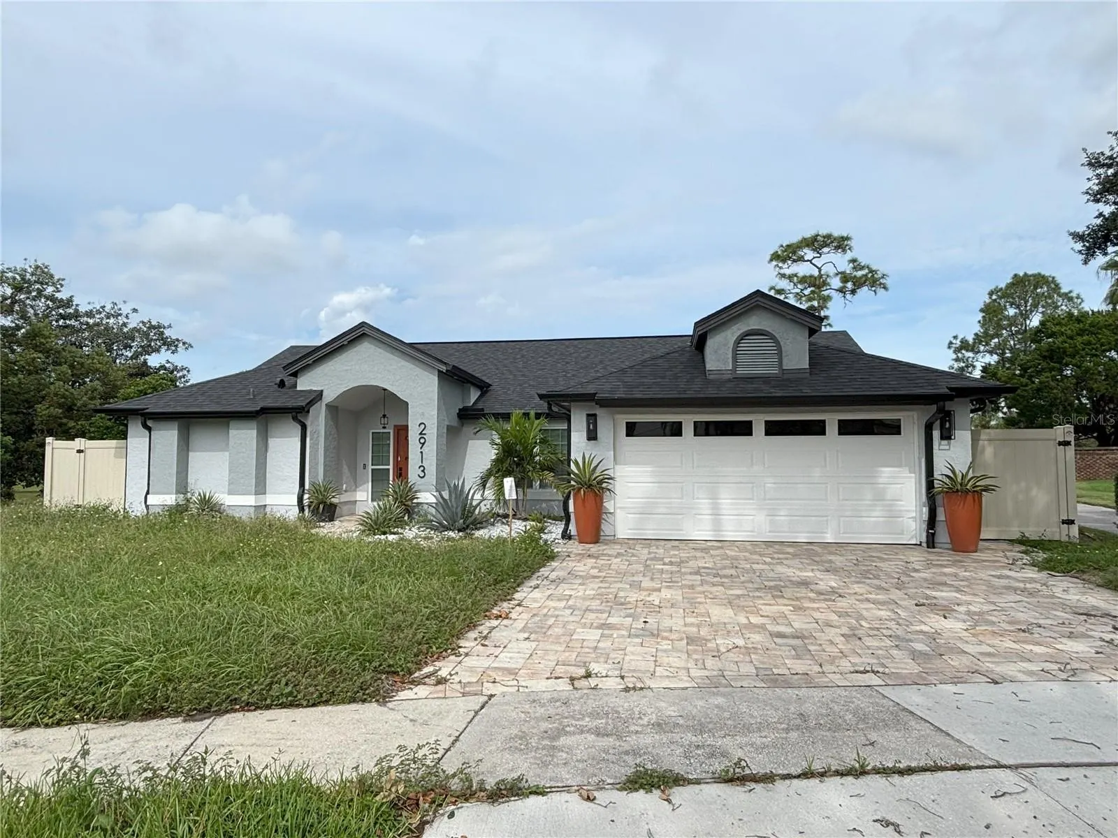 2913 EAGLE LAKE DR