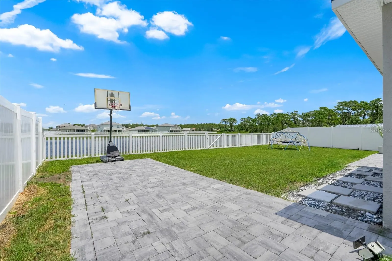 3528 BRISTOL COVE LN