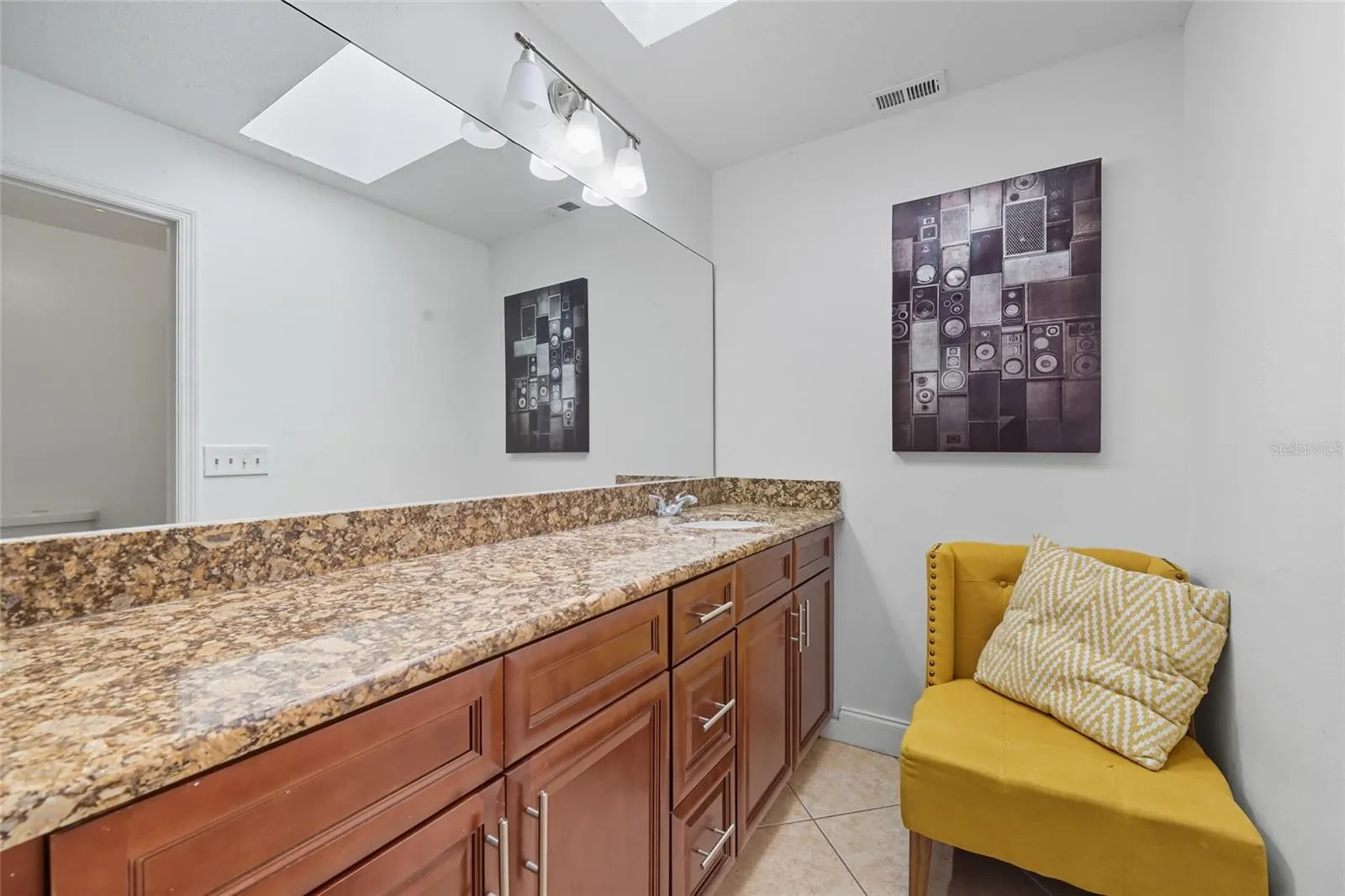 222 OLD BAY LN