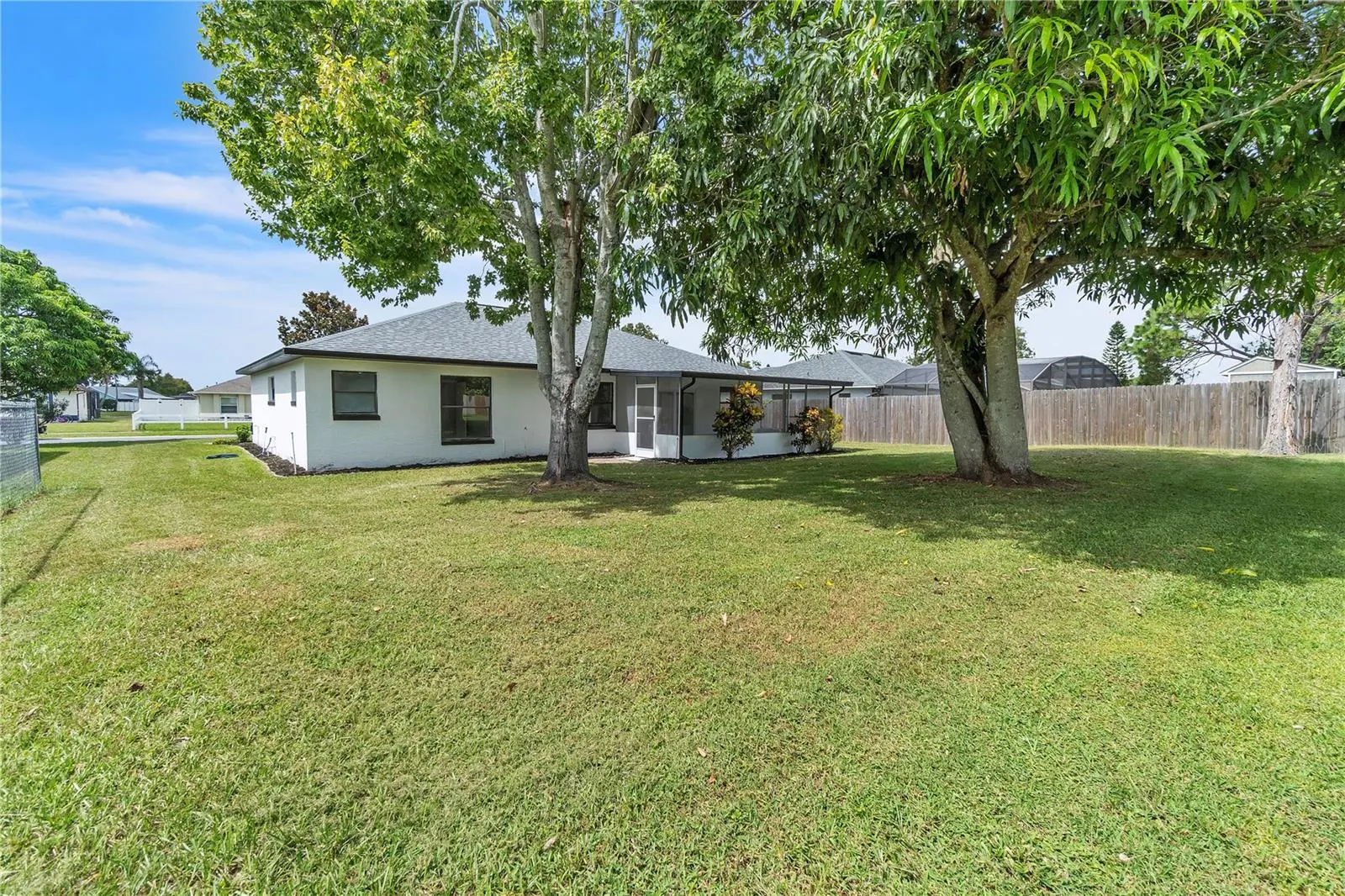 2679 FOREST VIEW LN