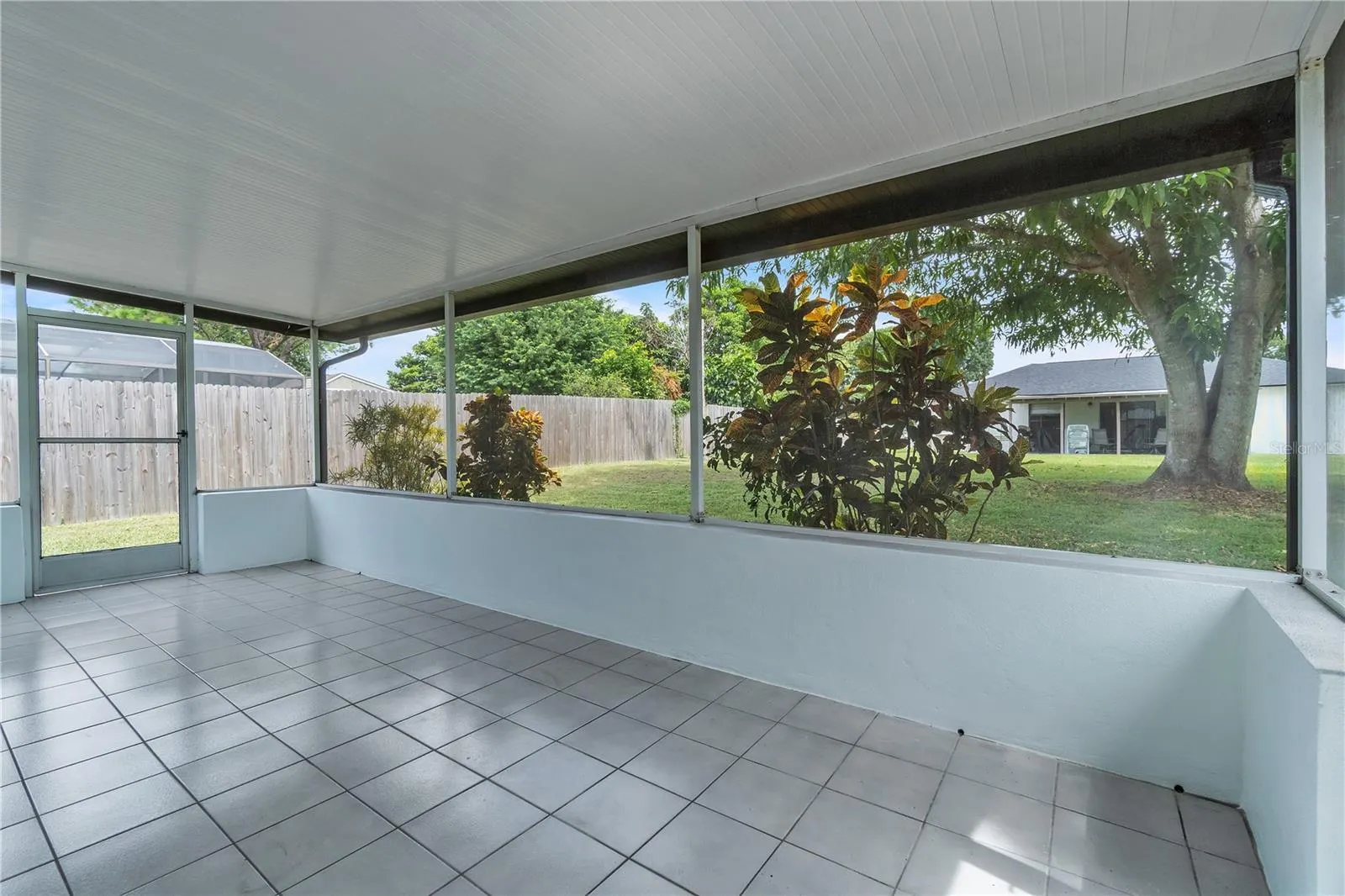 2679 FOREST VIEW LN