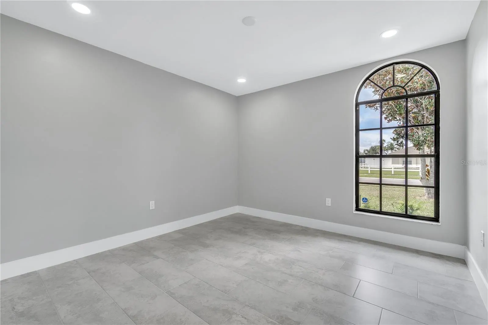 2679 FOREST VIEW LN