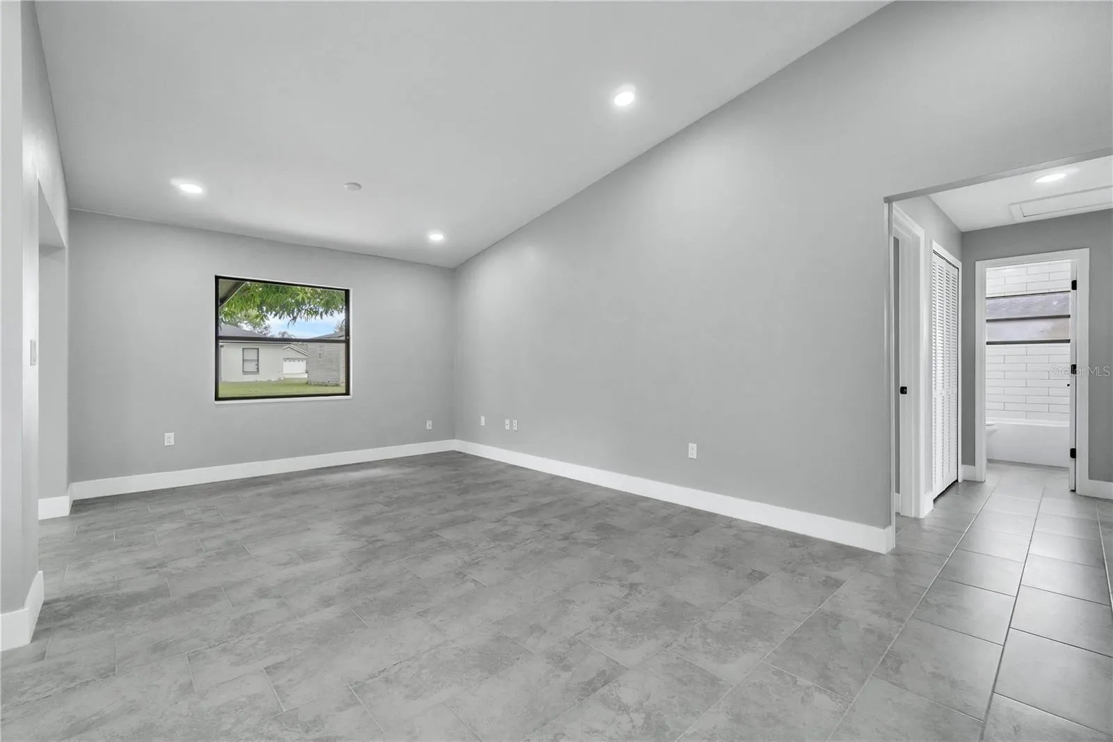 2679 FOREST VIEW LN