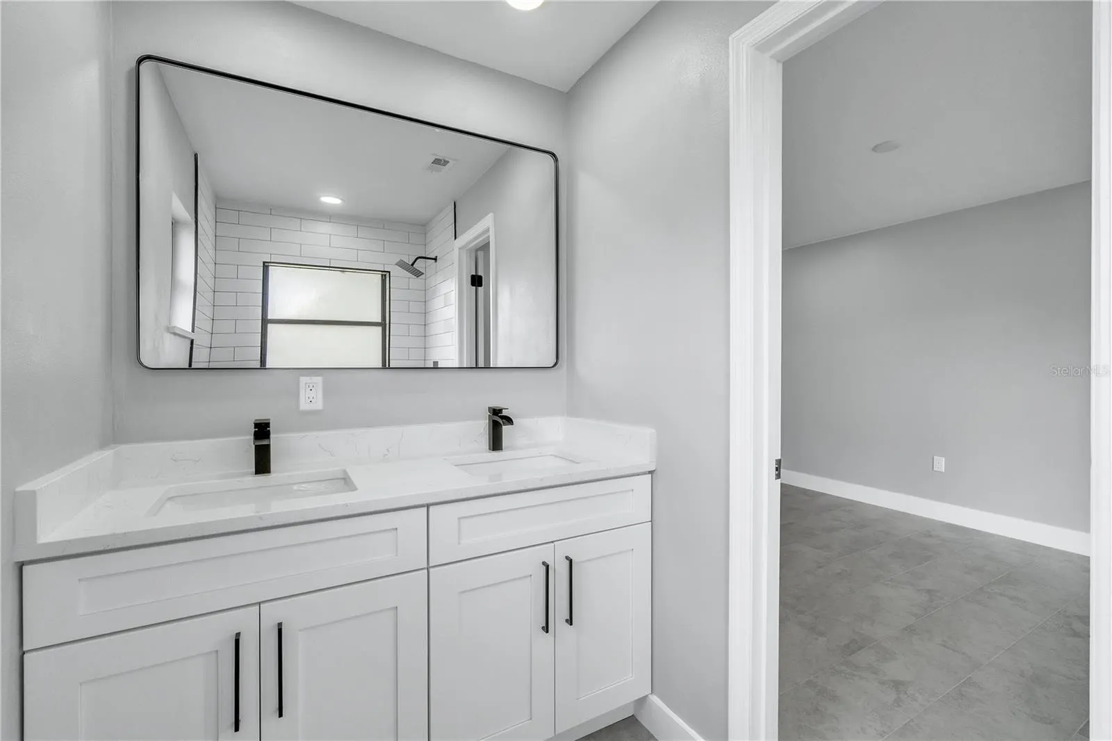 2679 FOREST VIEW LN
