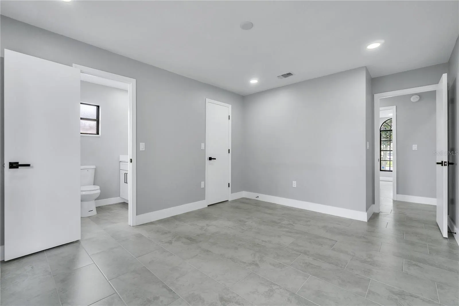 2679 FOREST VIEW LN