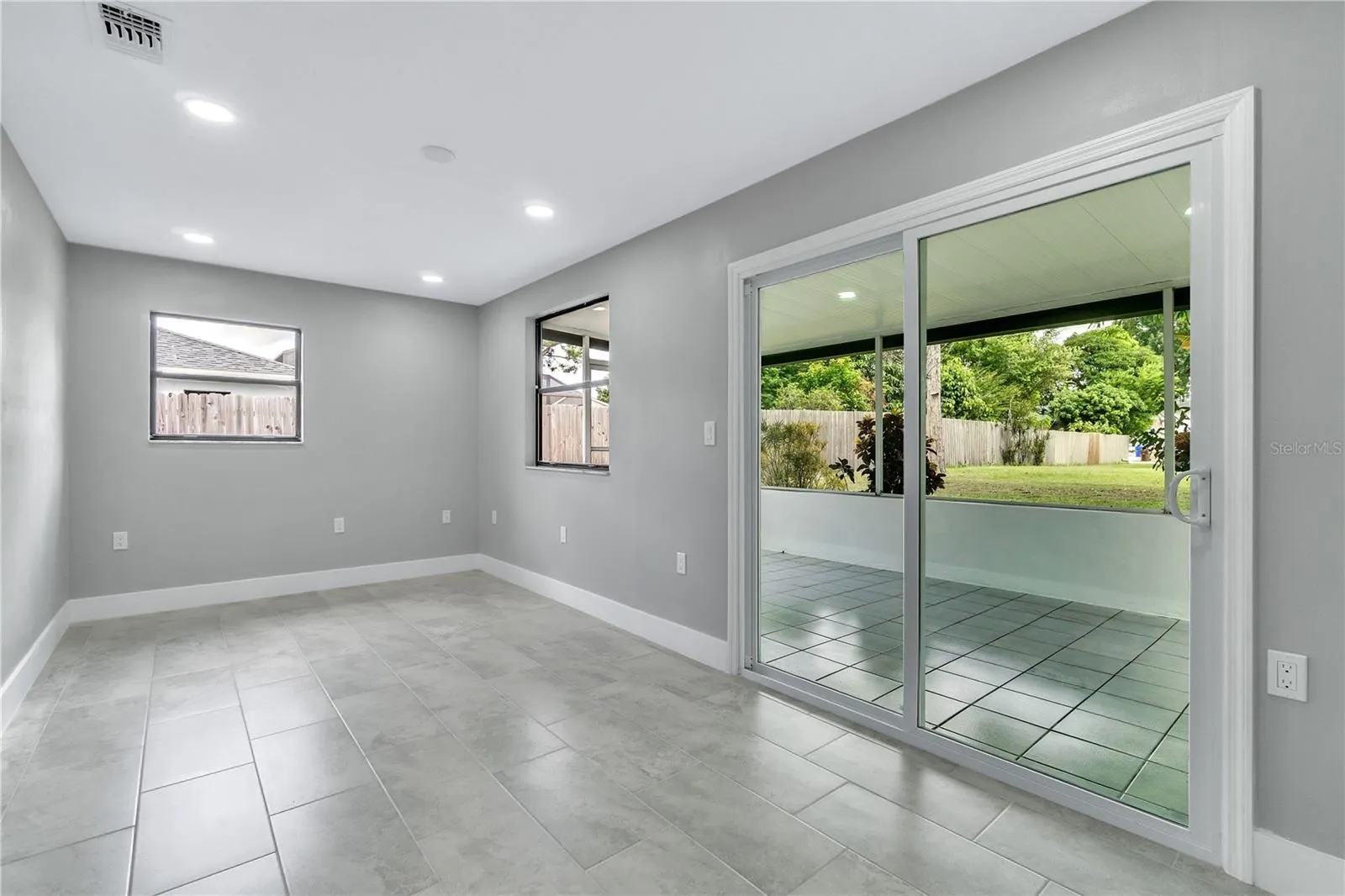 2679 FOREST VIEW LN