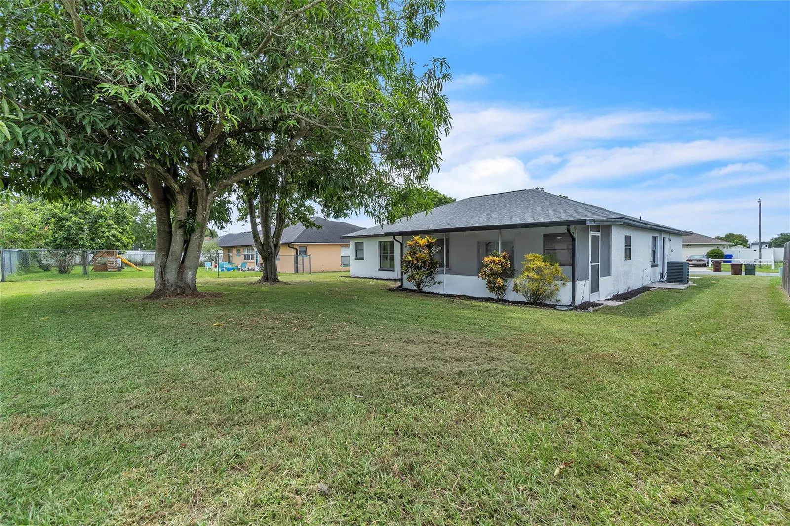 2679 FOREST VIEW LN