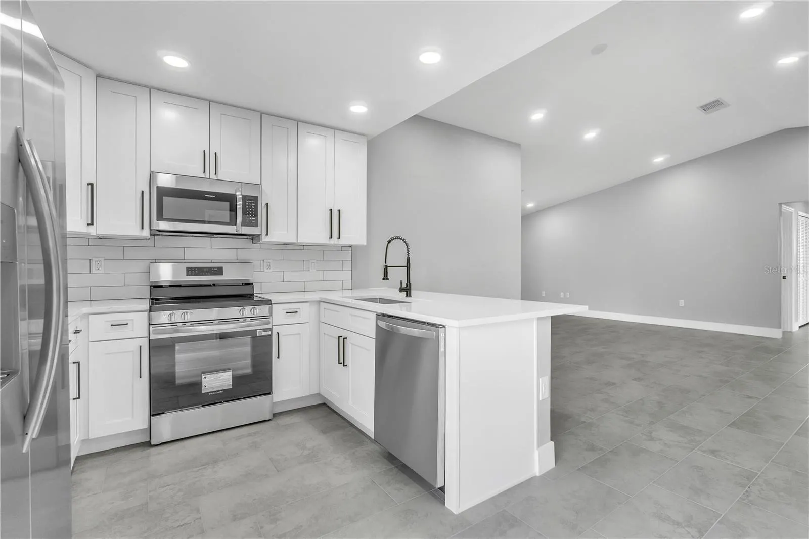 2679 FOREST VIEW LN