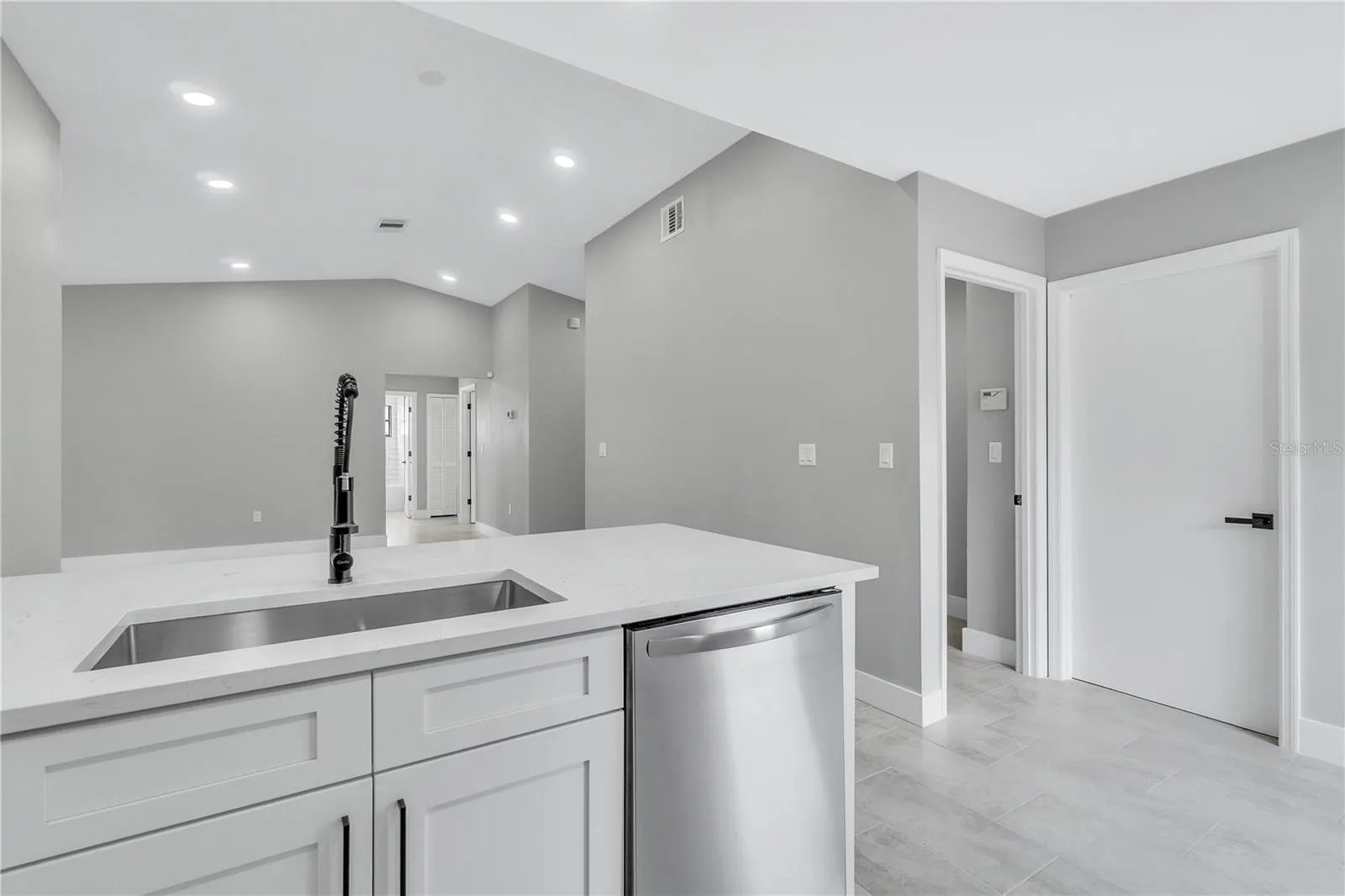 2679 FOREST VIEW LN