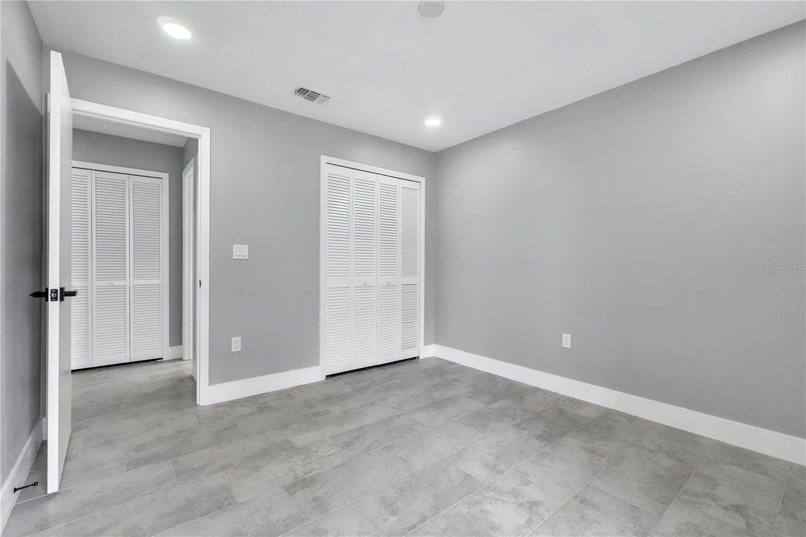 2679 FOREST VIEW LN
