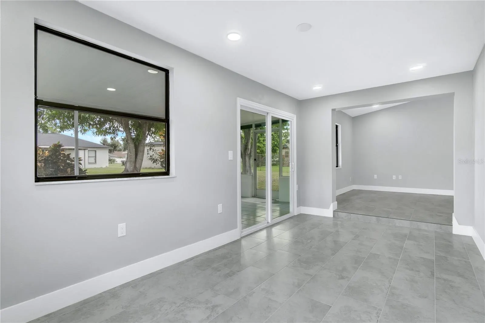 2679 FOREST VIEW LN