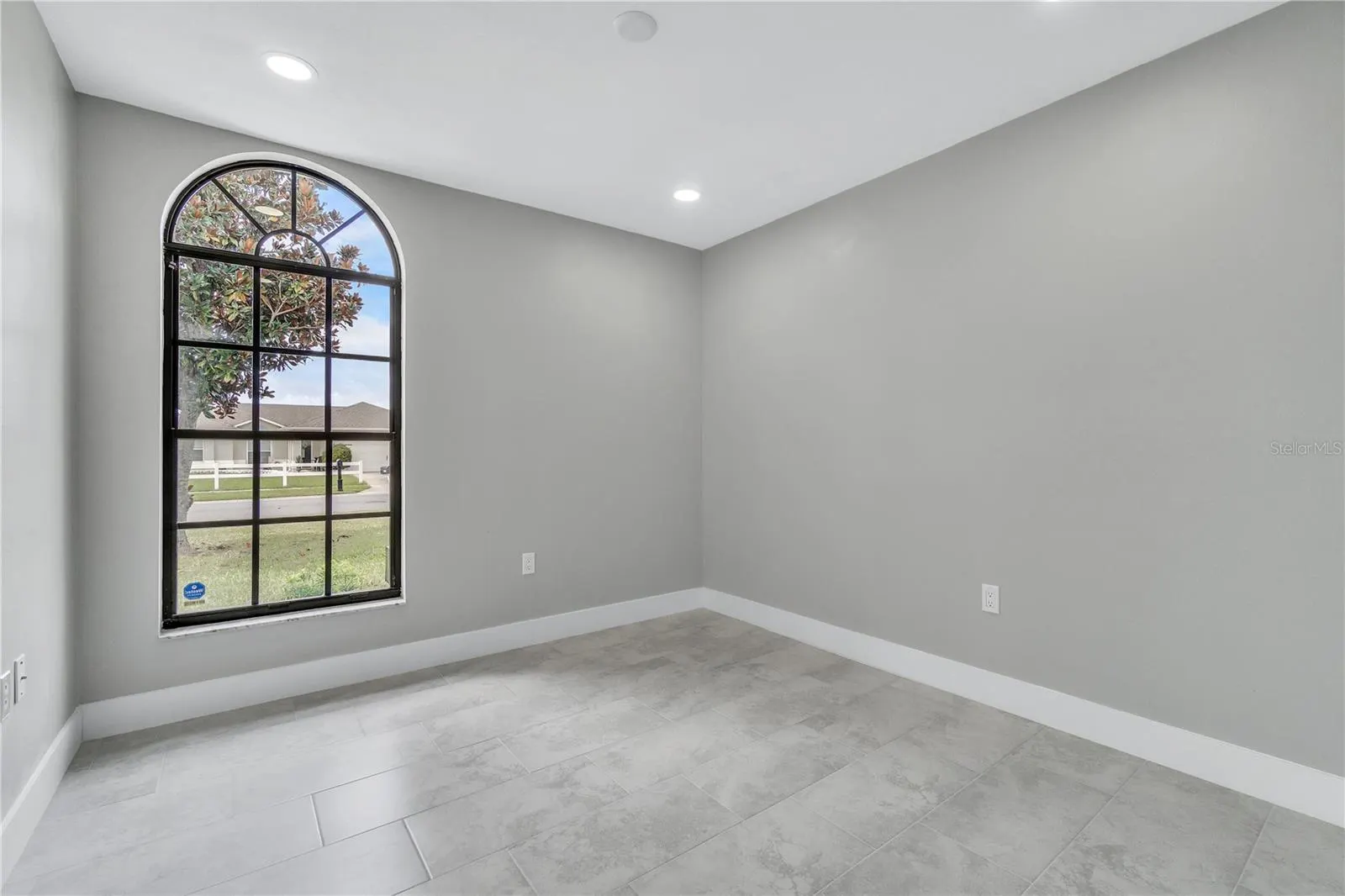 2679 FOREST VIEW LN