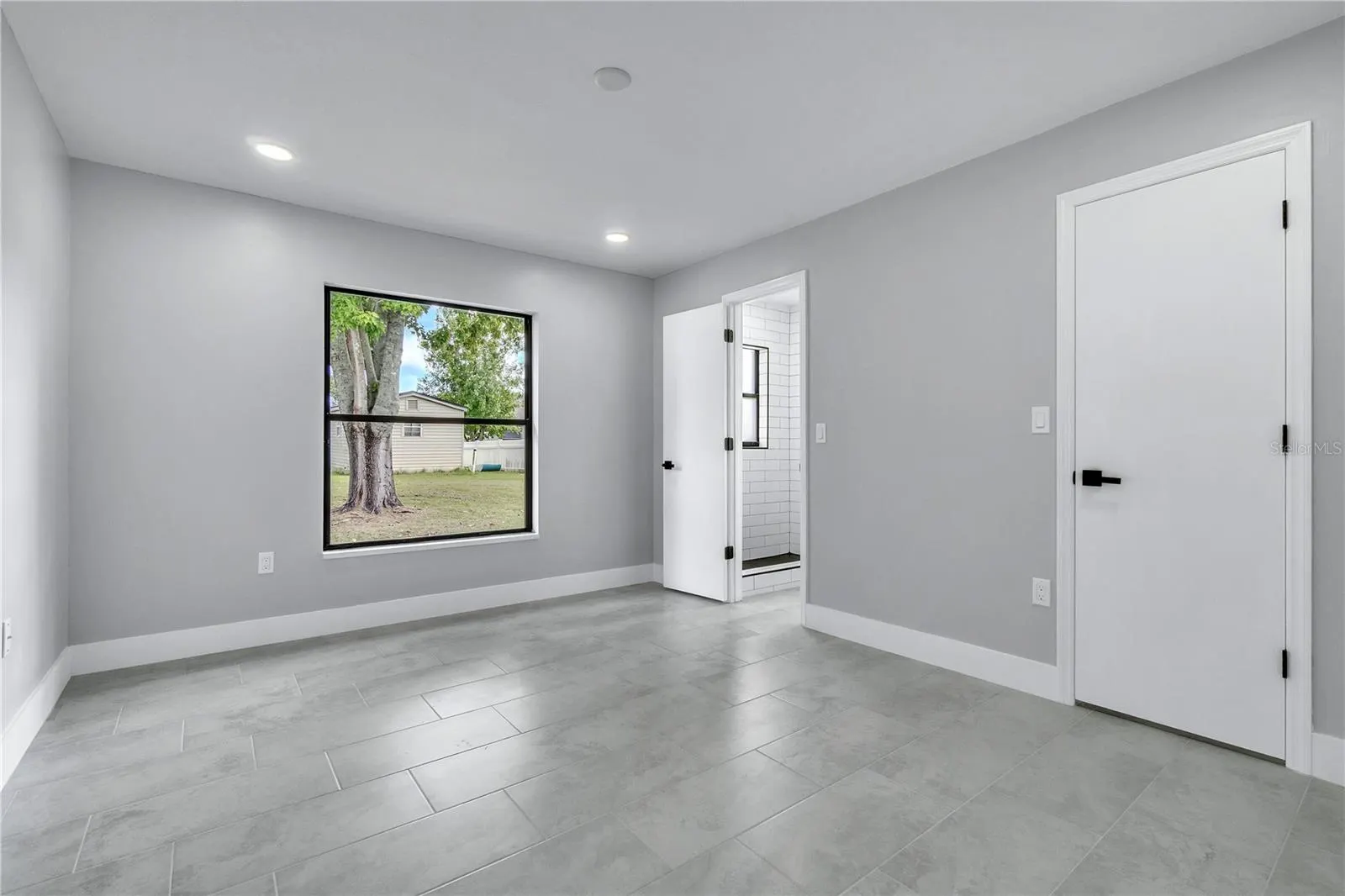 2679 FOREST VIEW LN
