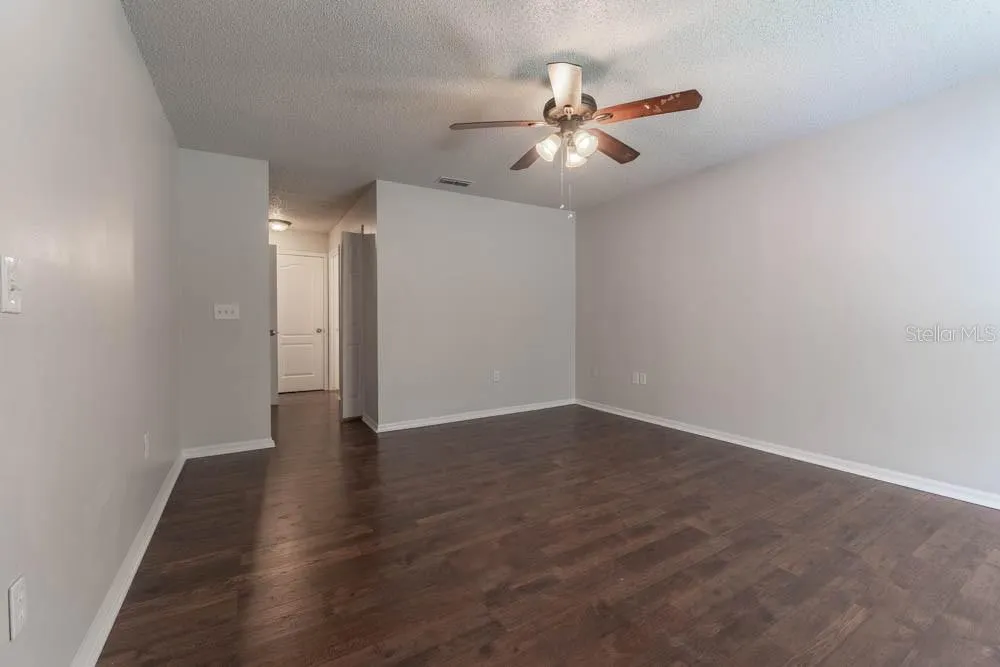709 DEL RIO WAY