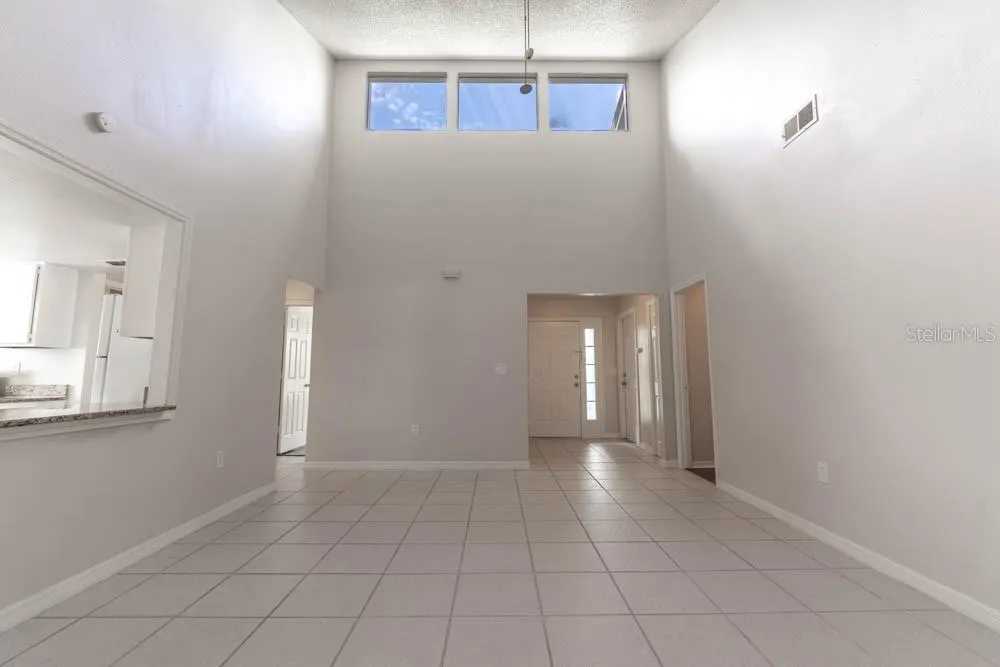 709 DEL RIO WAY