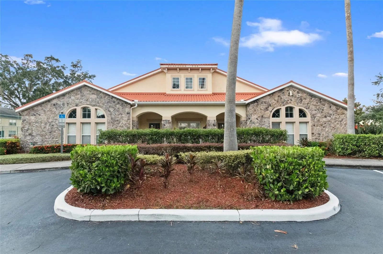 2838 CLUB CORTILE CIR