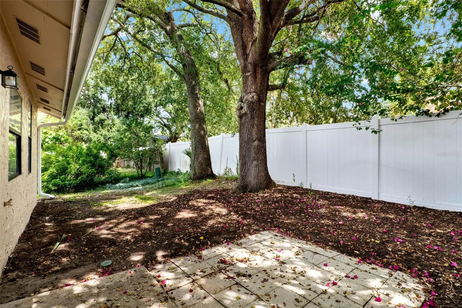 419 POPLAR CT