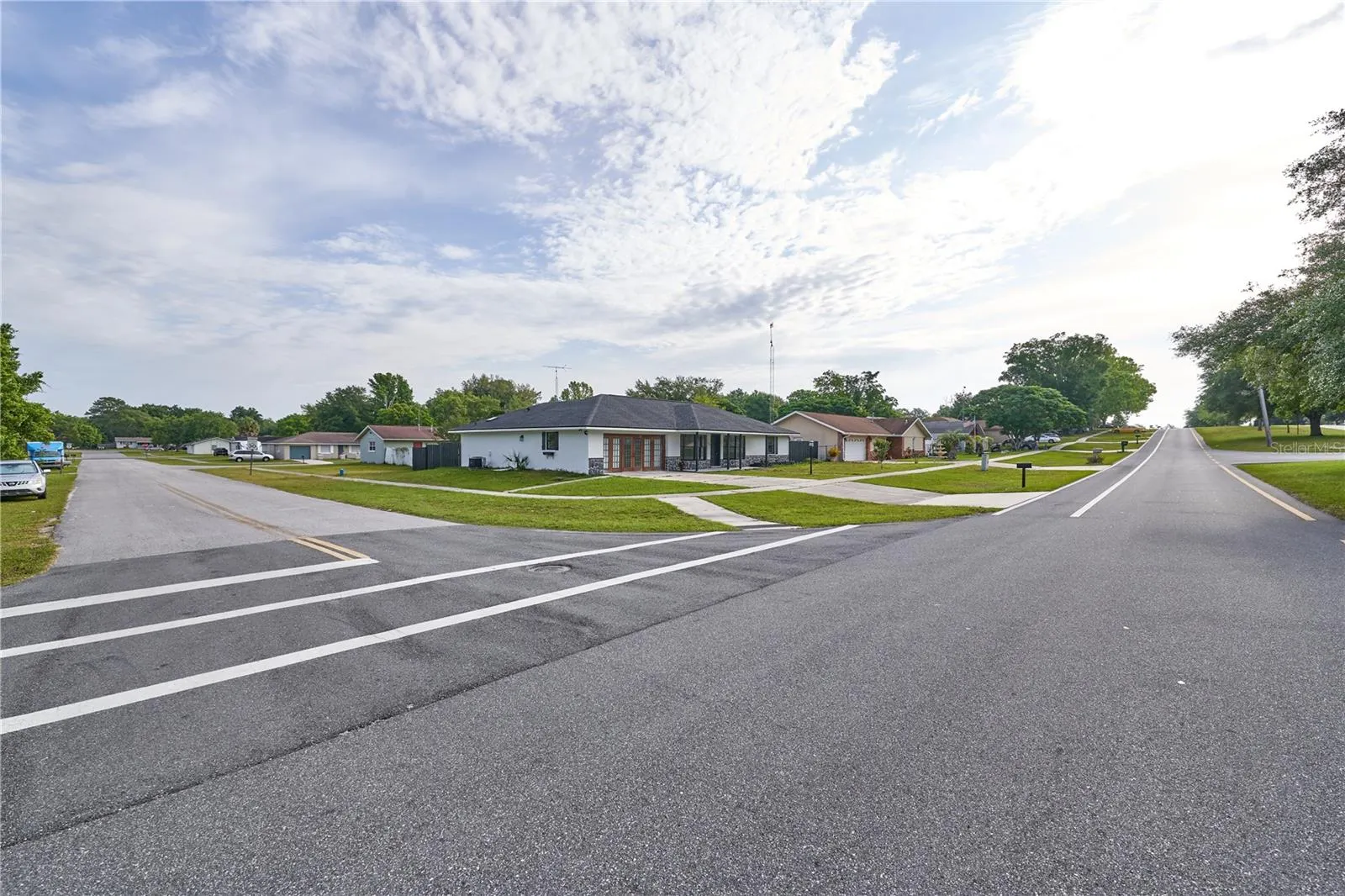 211 MARION OAKS LN
