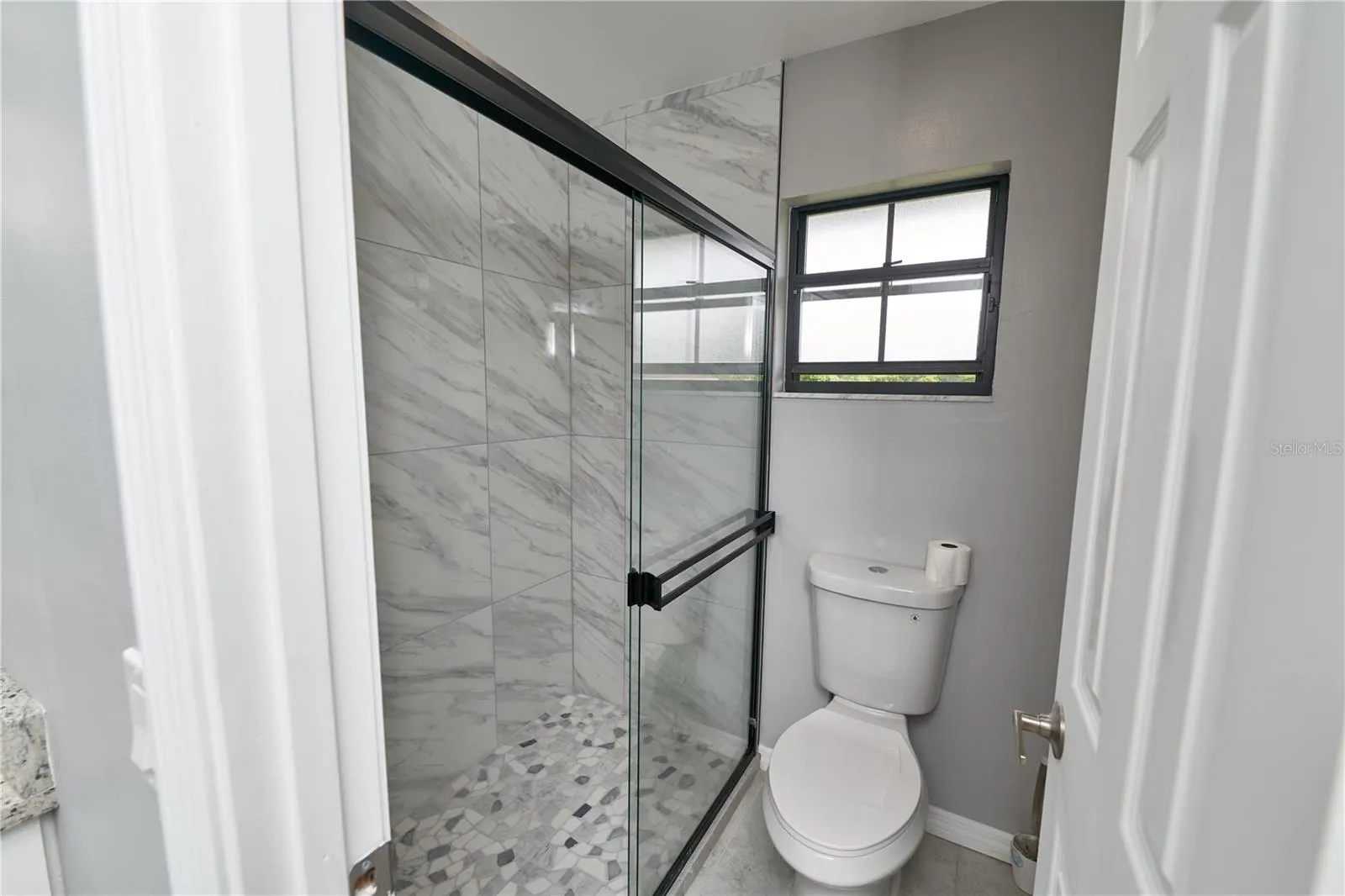 211 MARION OAKS LN