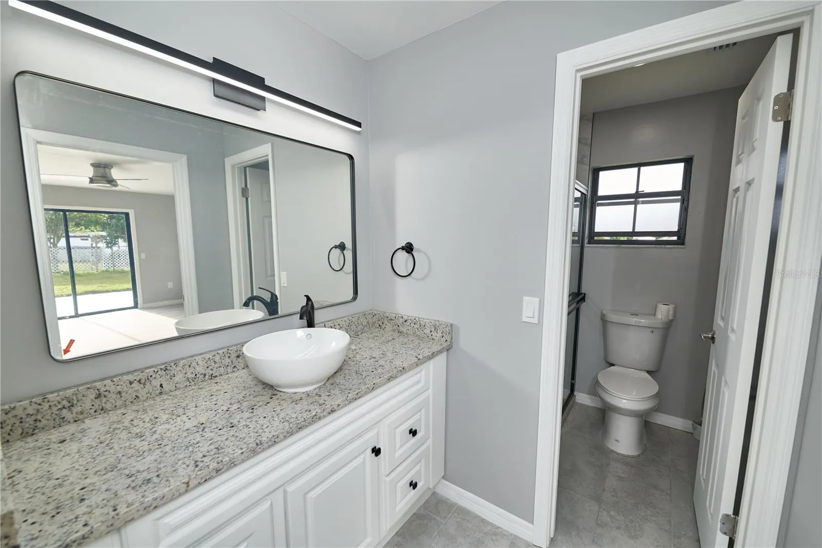 211 MARION OAKS LN