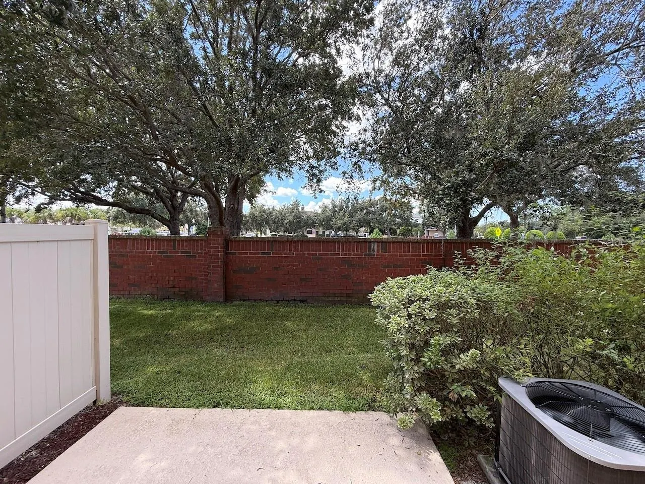 9446 SILVER BUTTONWOOD ST