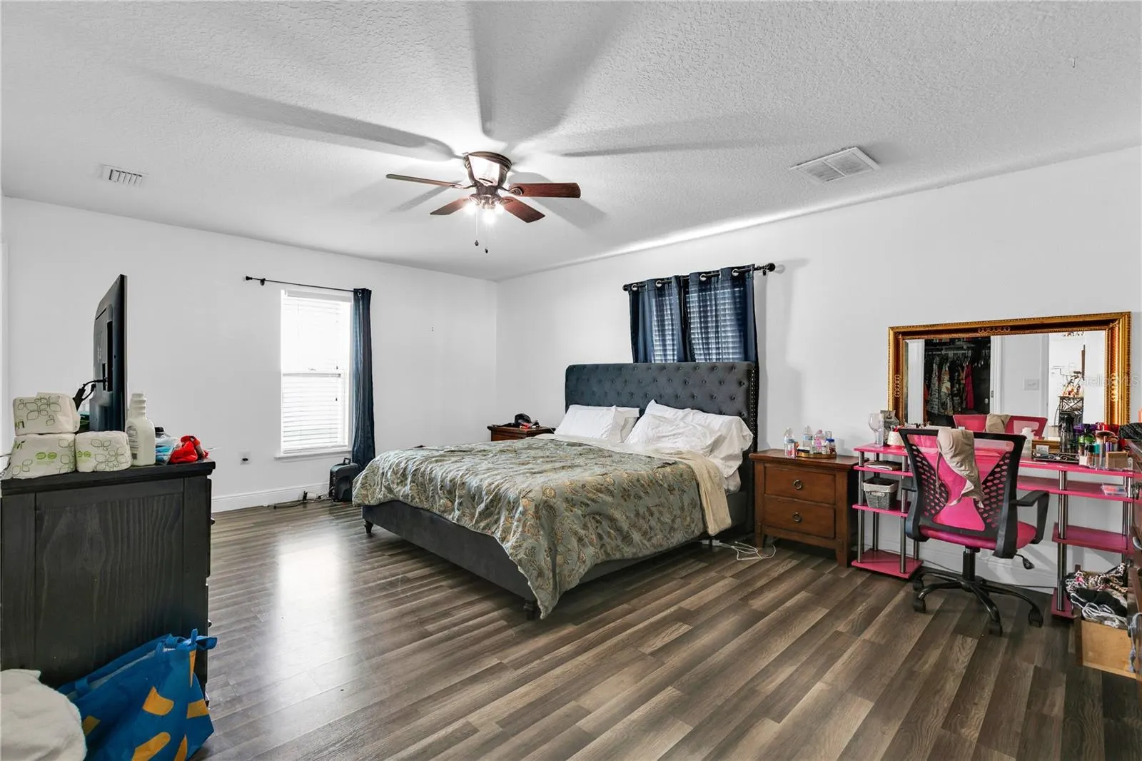 242 ABBOTSBURY DR