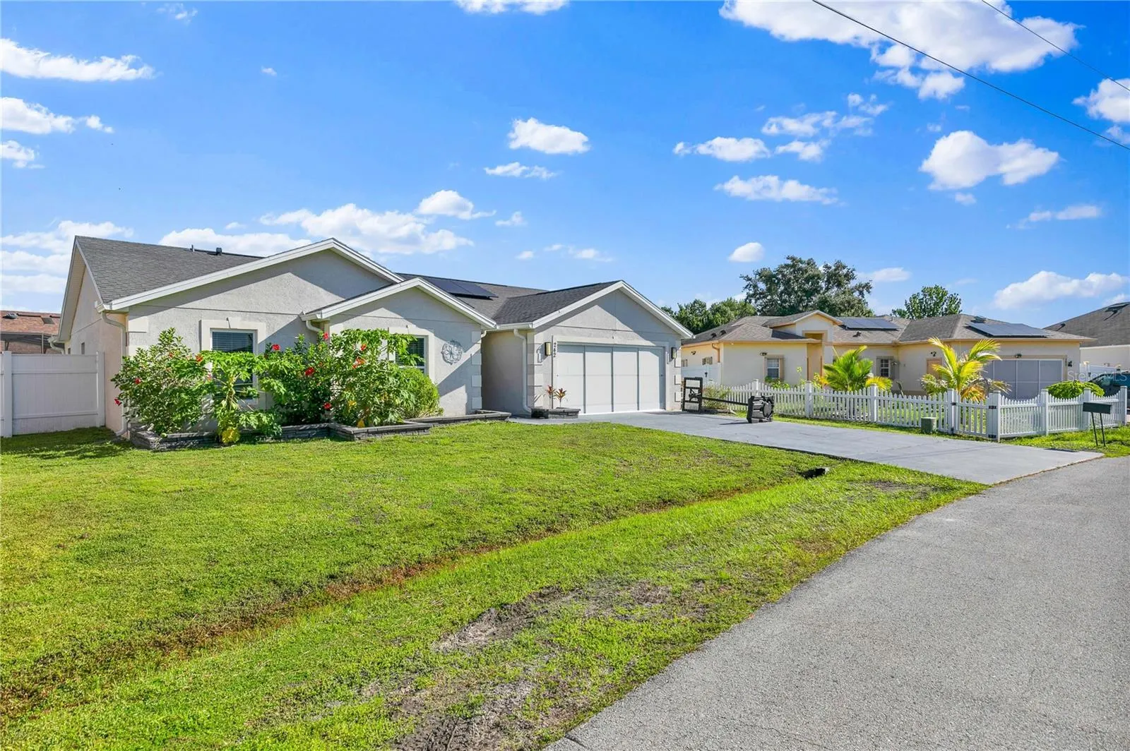 242 ABBOTSBURY DR