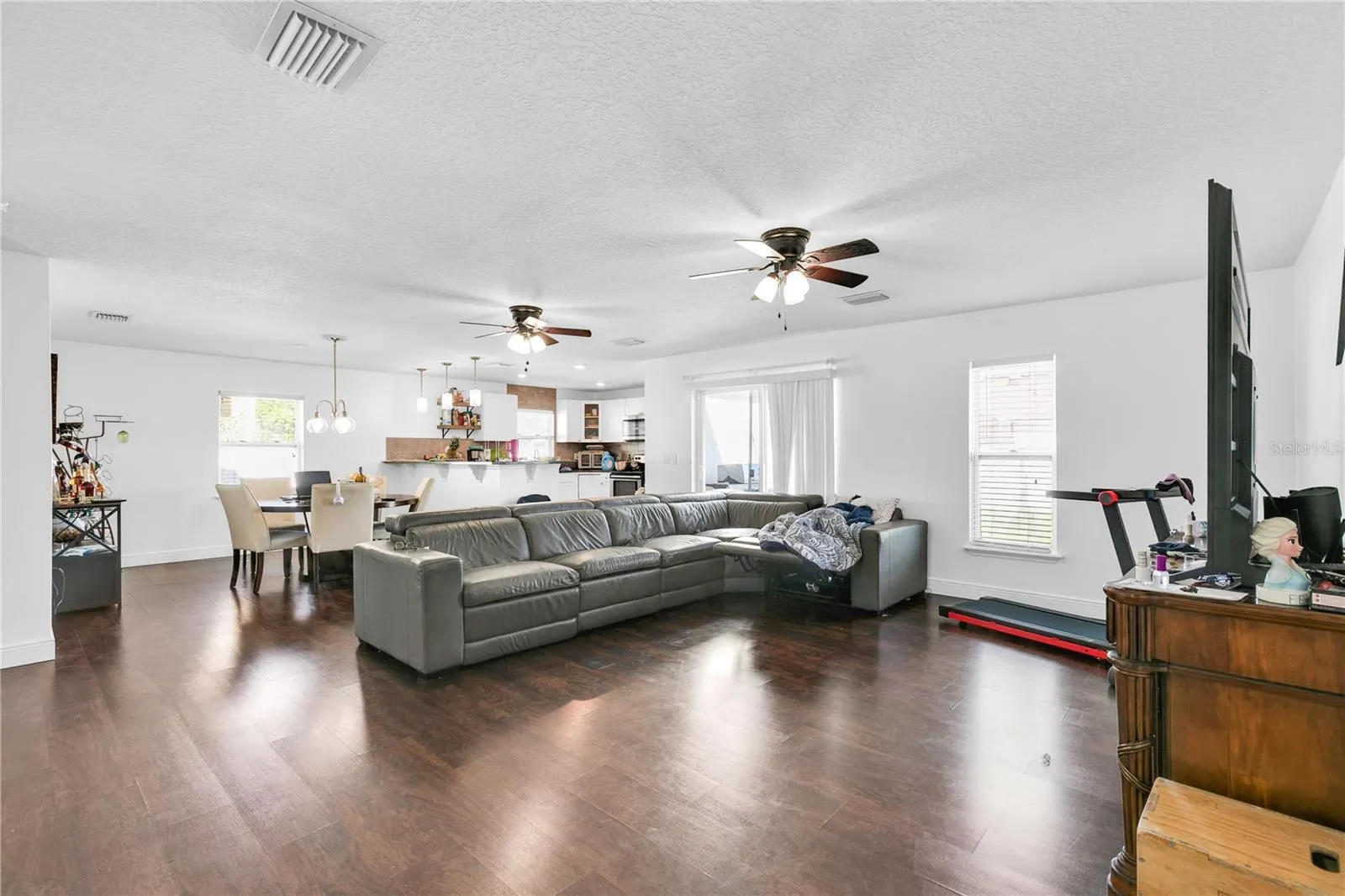 242 ABBOTSBURY DR