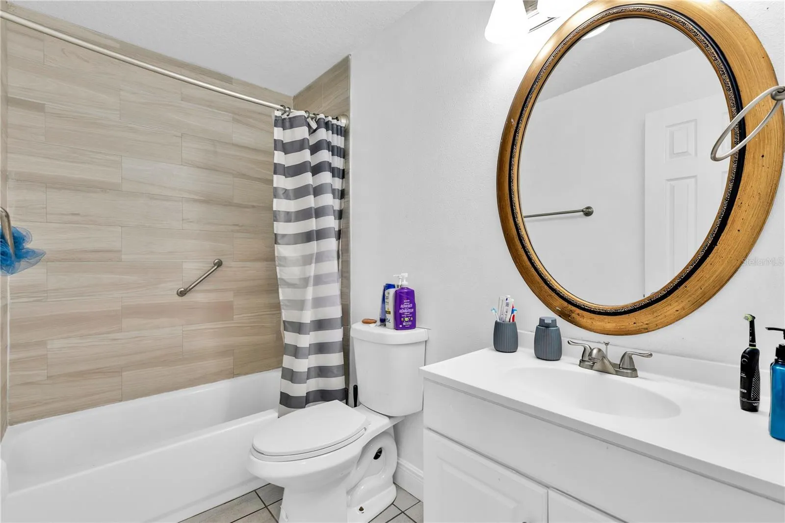 242 ABBOTSBURY DR