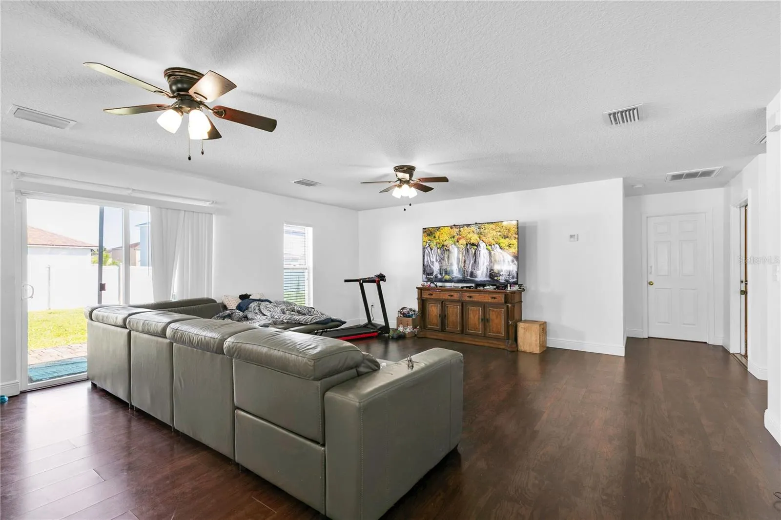 242 ABBOTSBURY DR