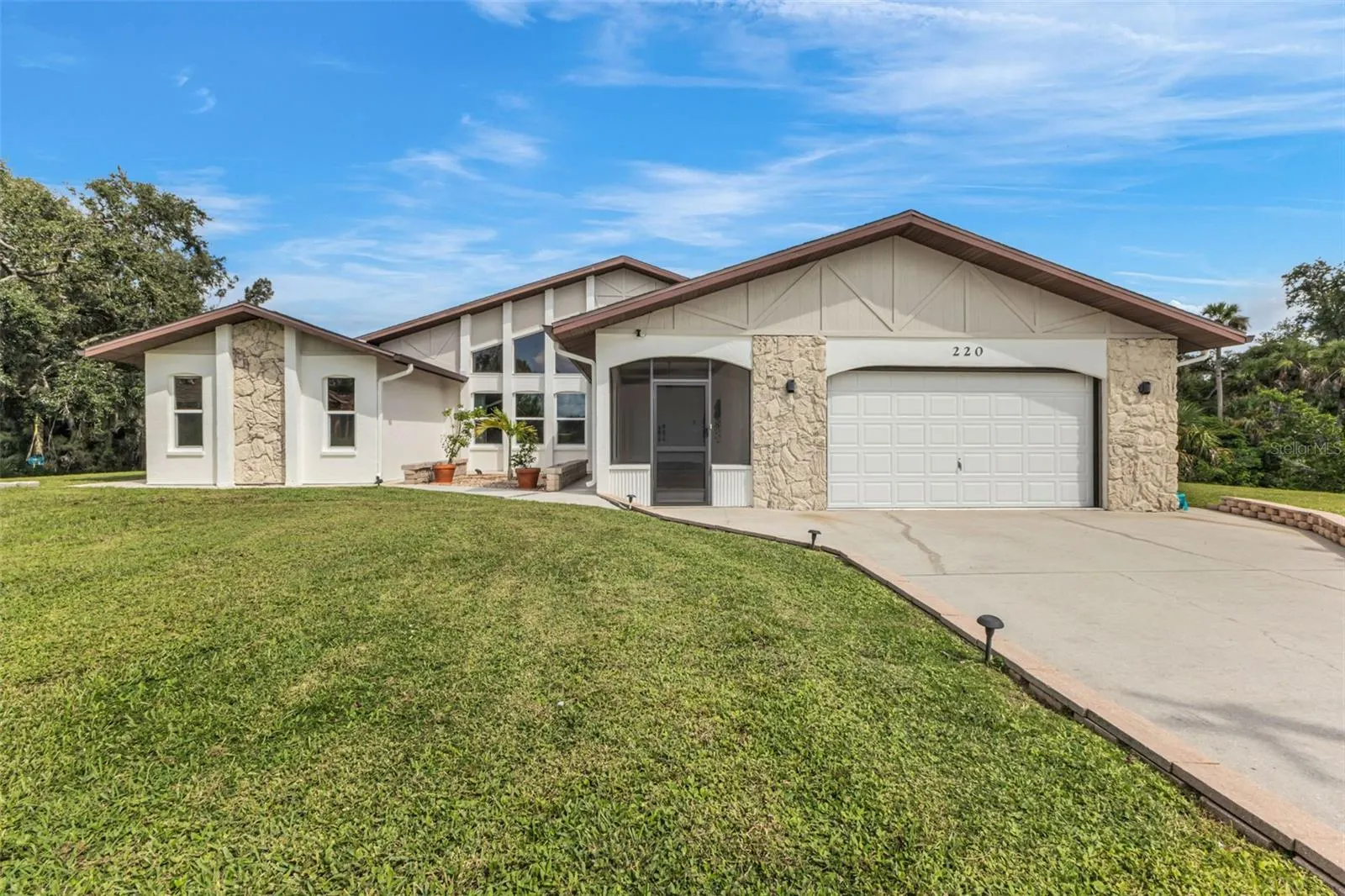 220 CIBOA AVE