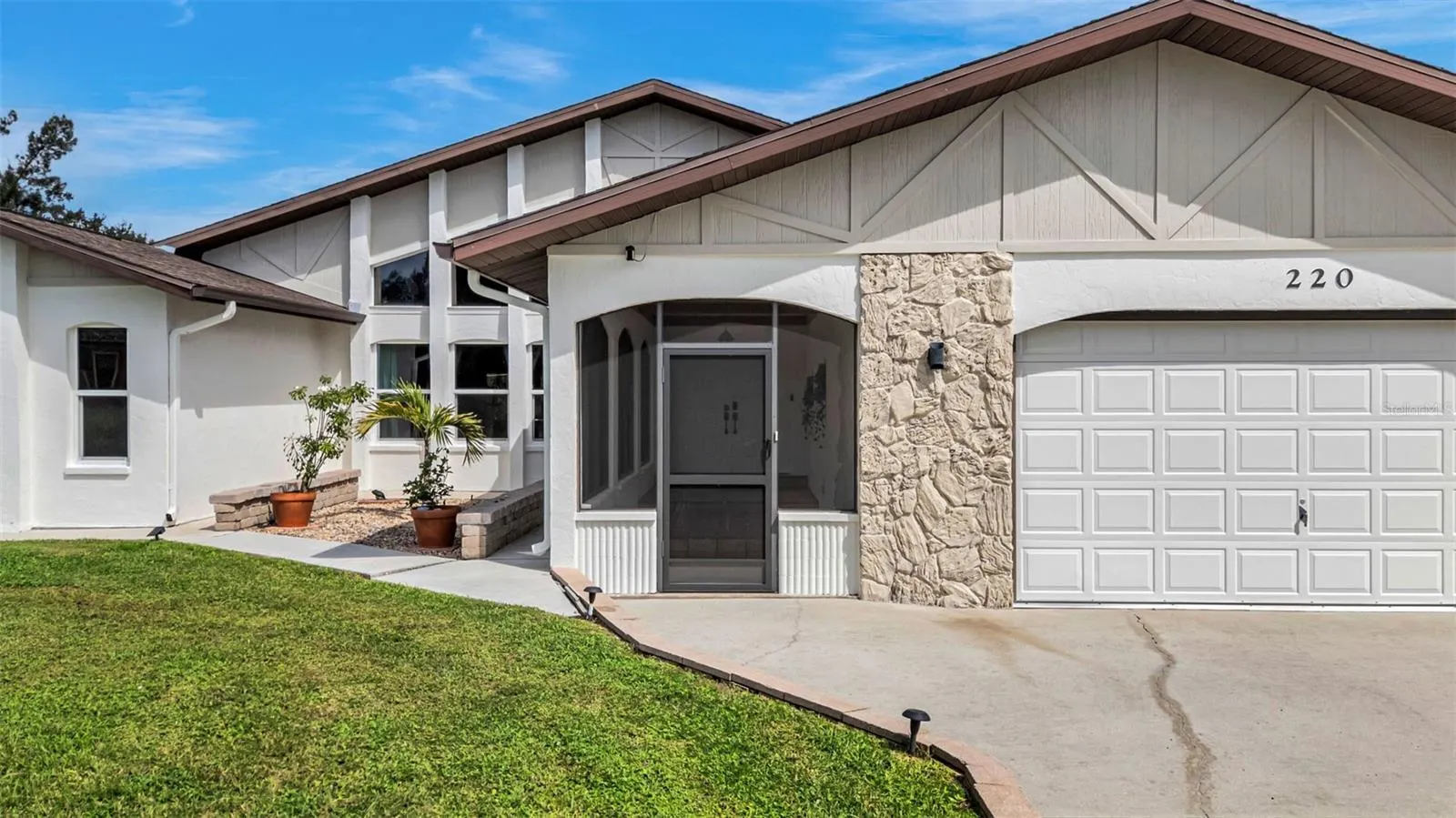 220 CIBOA AVE