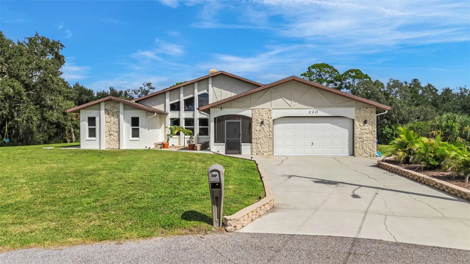 220 CIBOA AVE