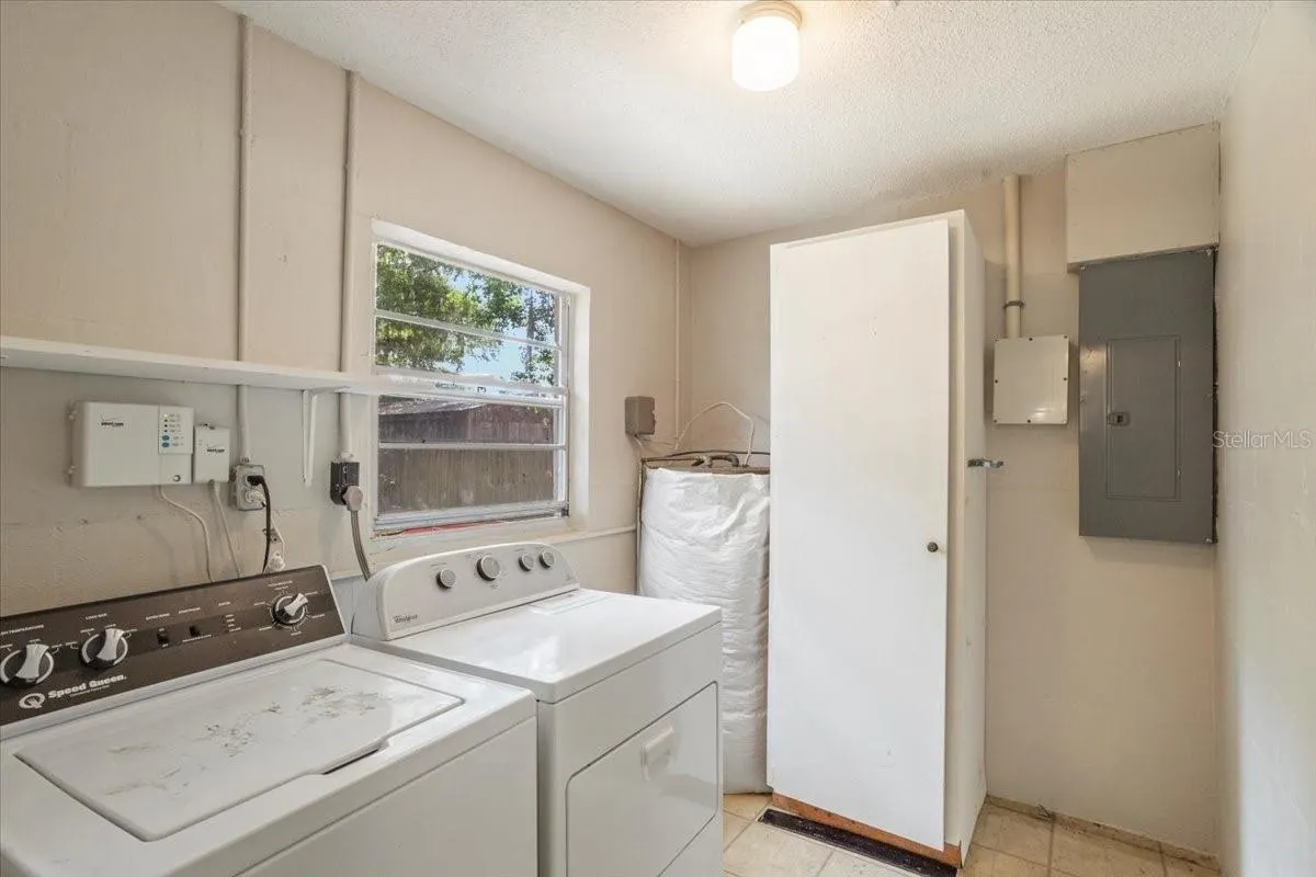 408 EUNICE DR