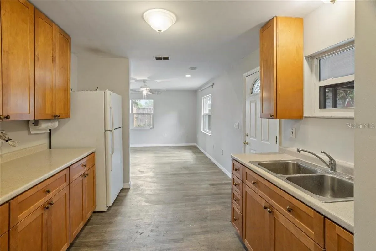 408 EUNICE DR