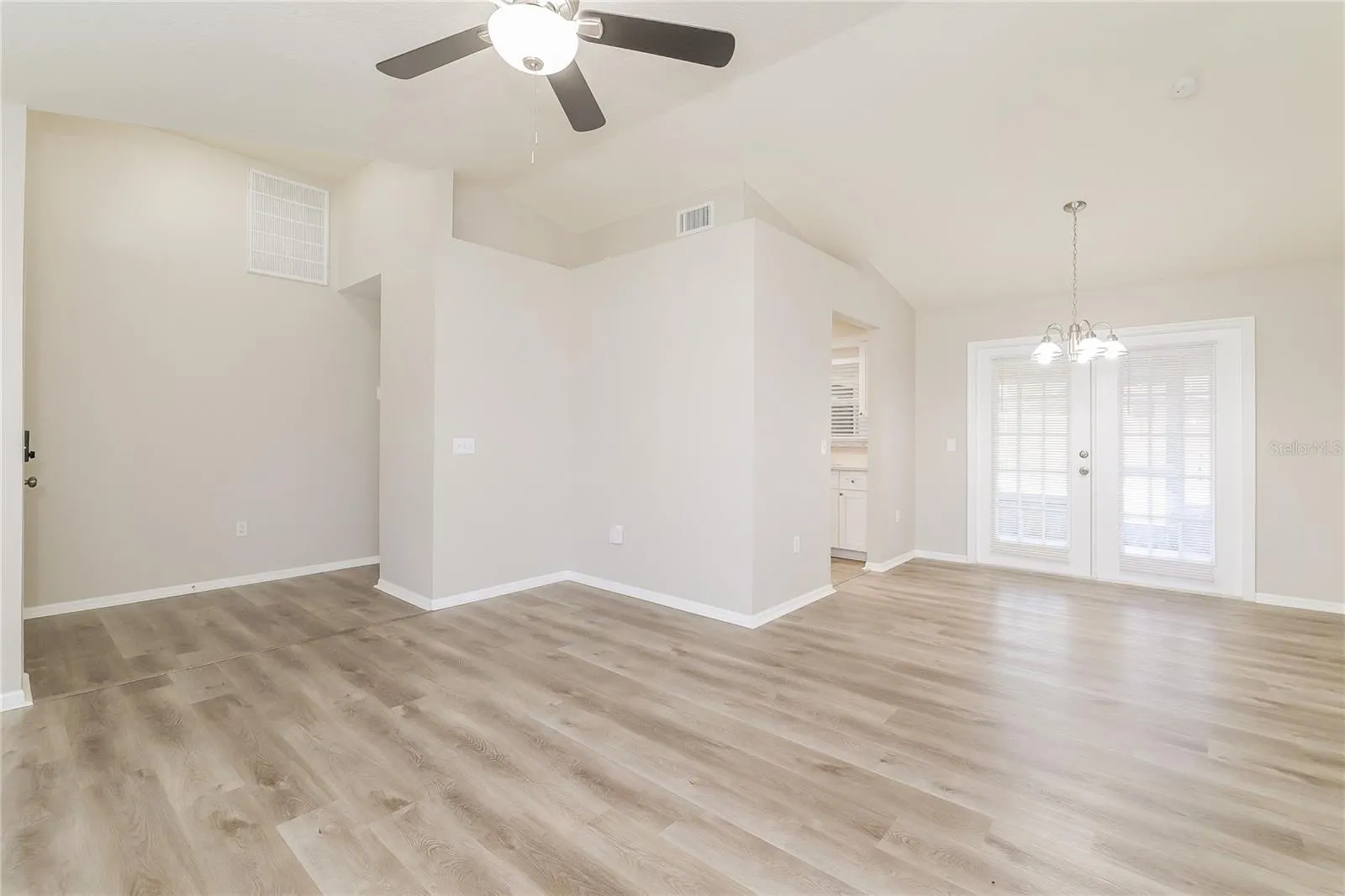 171 BERGEN CIR