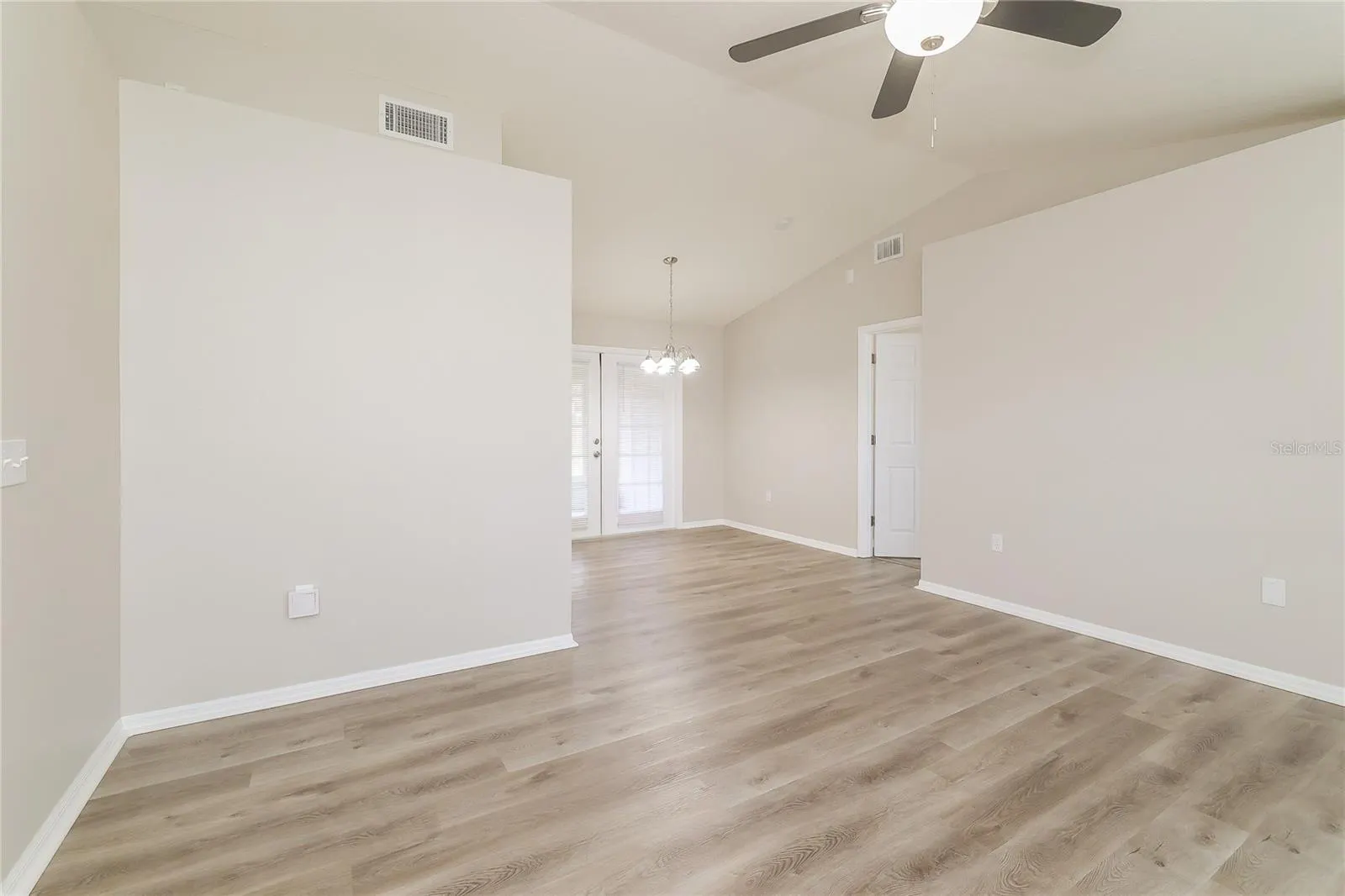 171 BERGEN CIR