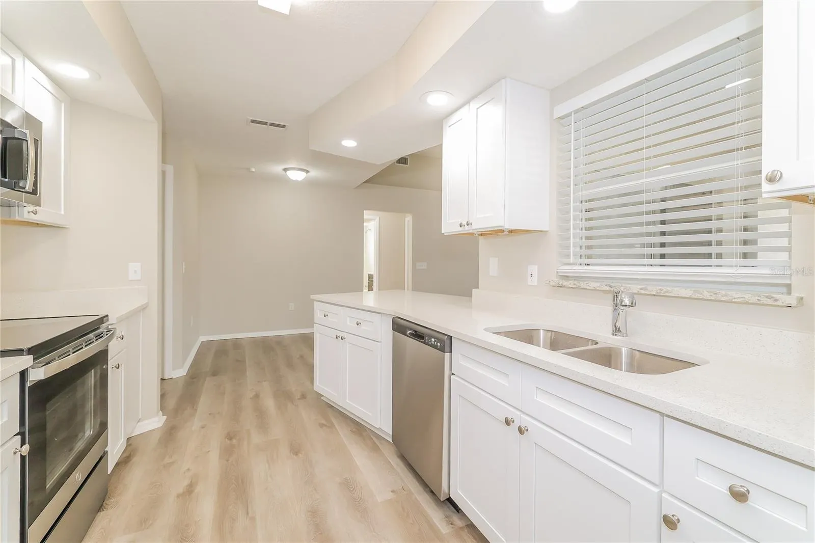 171 BERGEN CIR