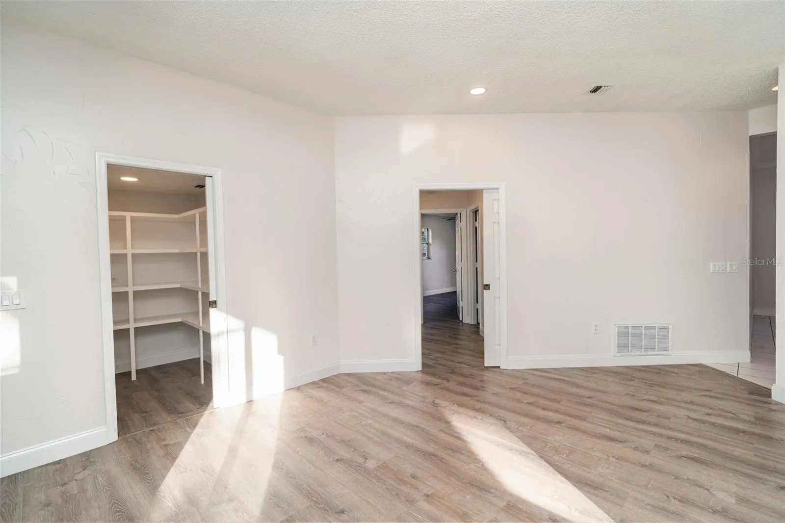 7505 WEEPING WILLOW BLVD