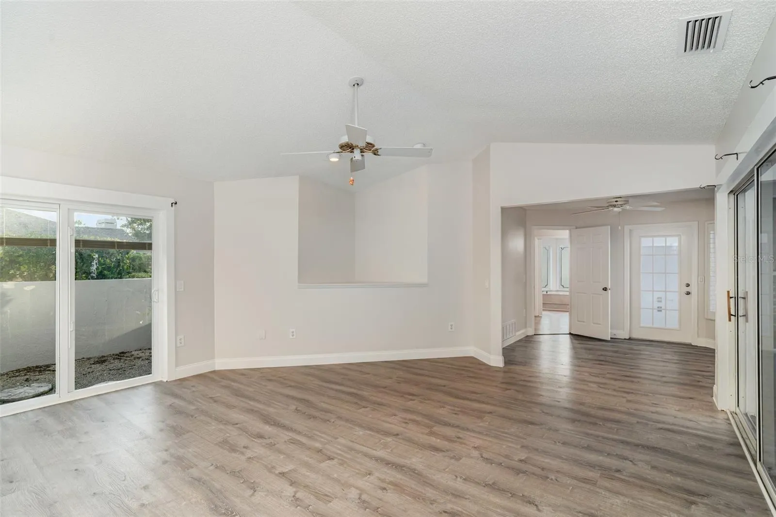 7505 WEEPING WILLOW BLVD