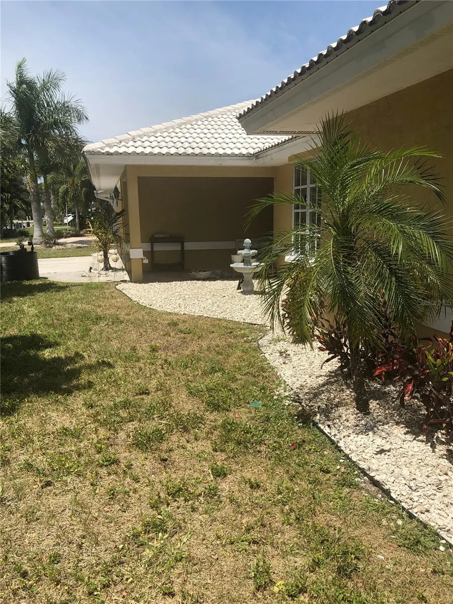 201 CHARDIN DR