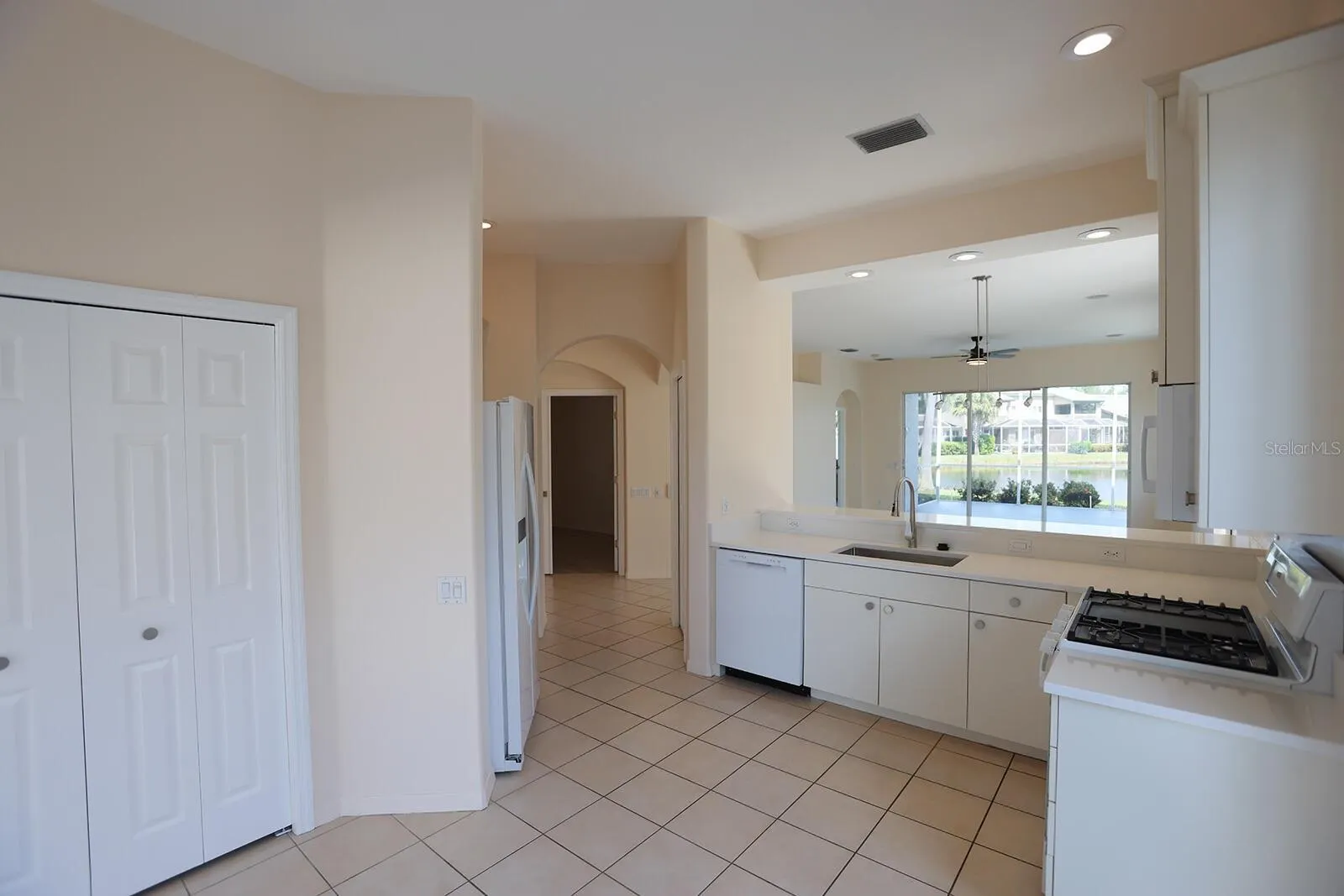 8515 53RD PL E