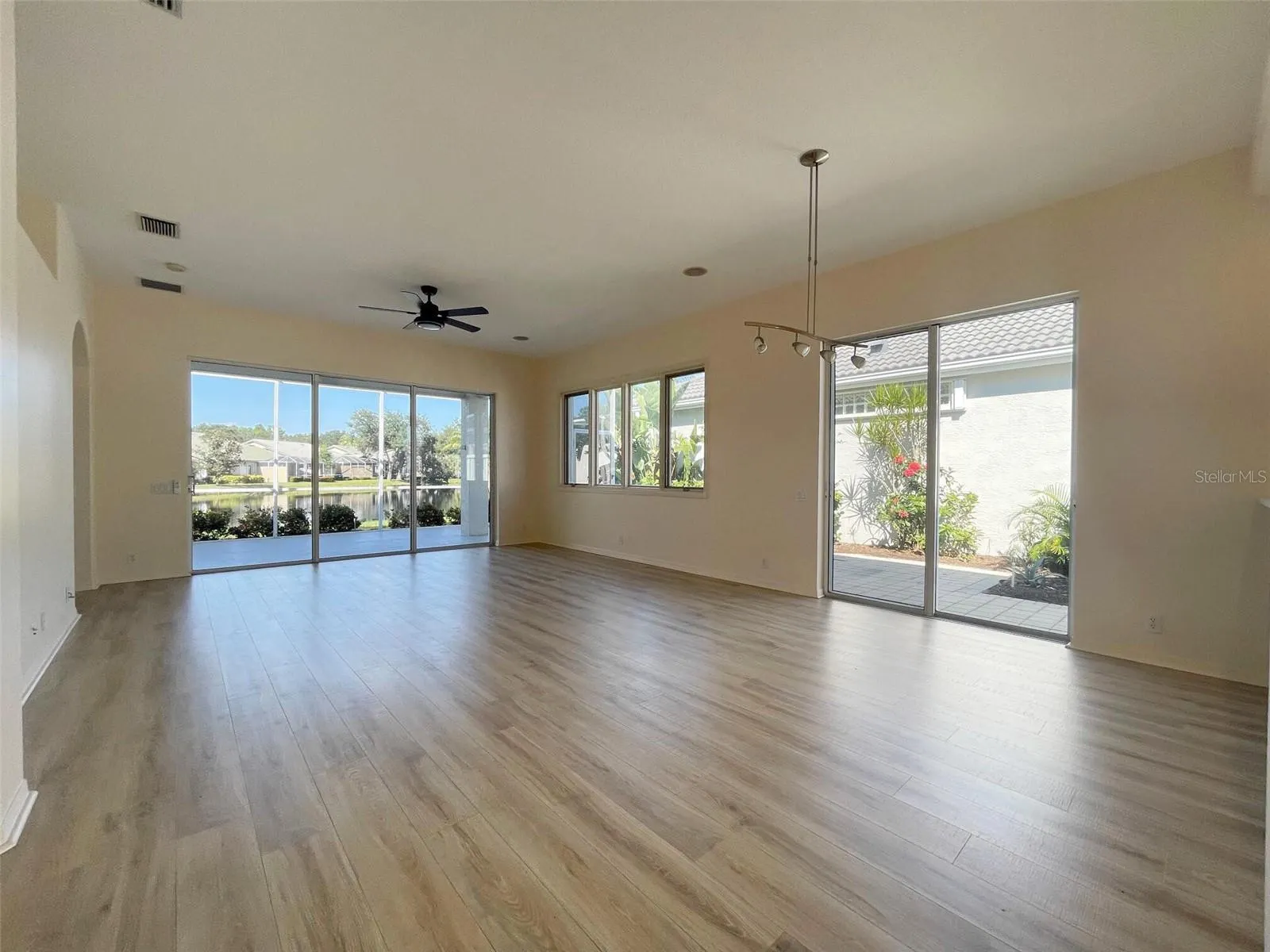 8515 53RD PL E