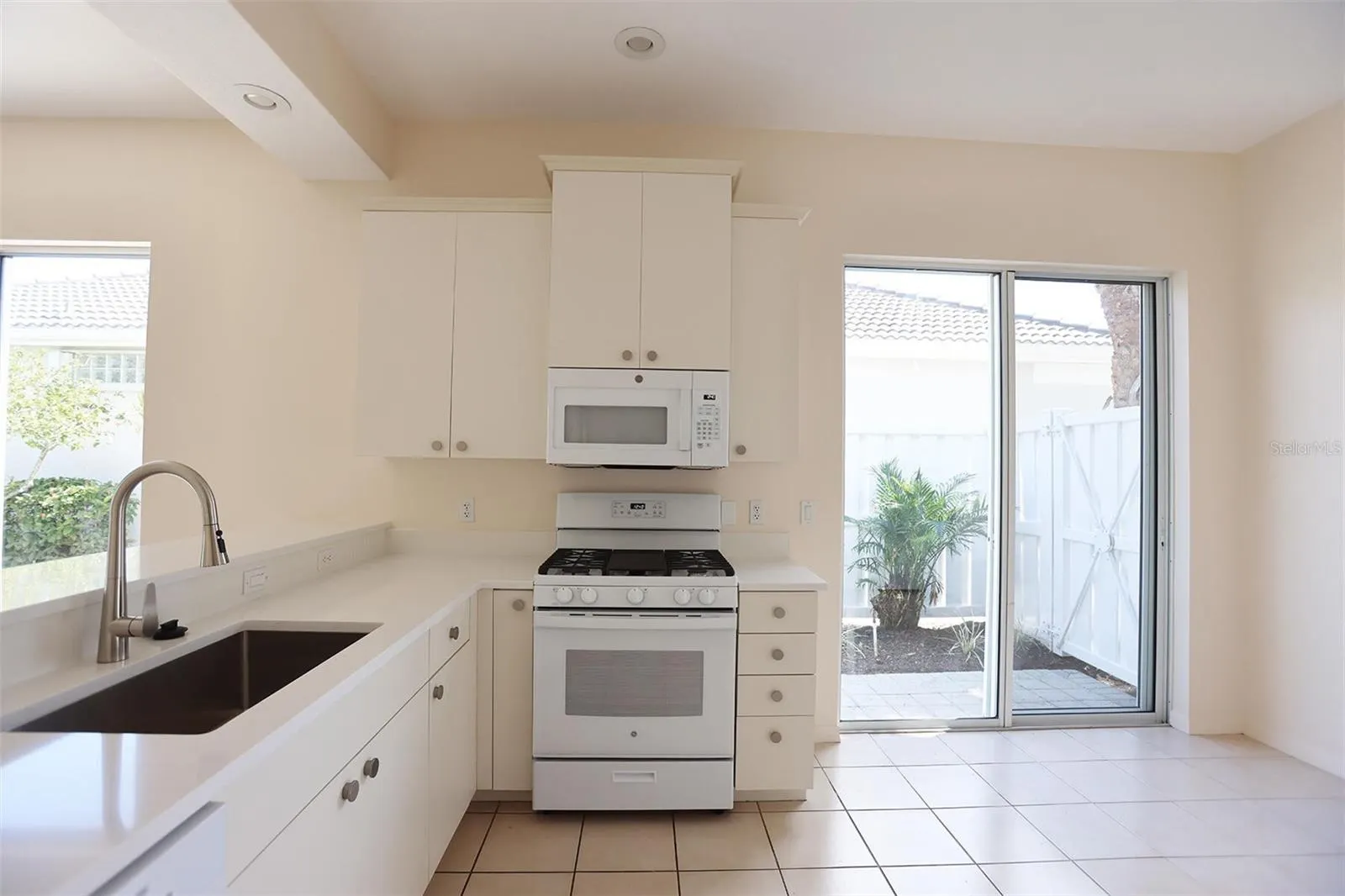 8515 53RD PL E