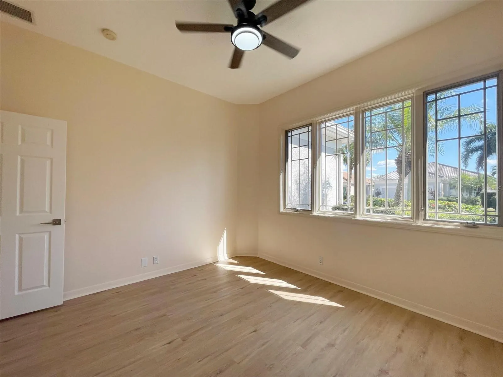 8515 53RD PL E