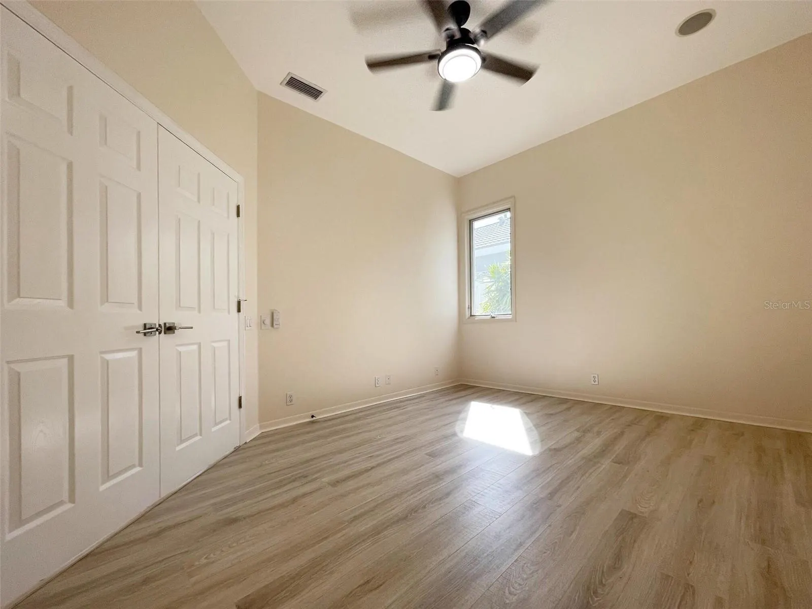 8515 53RD PL E