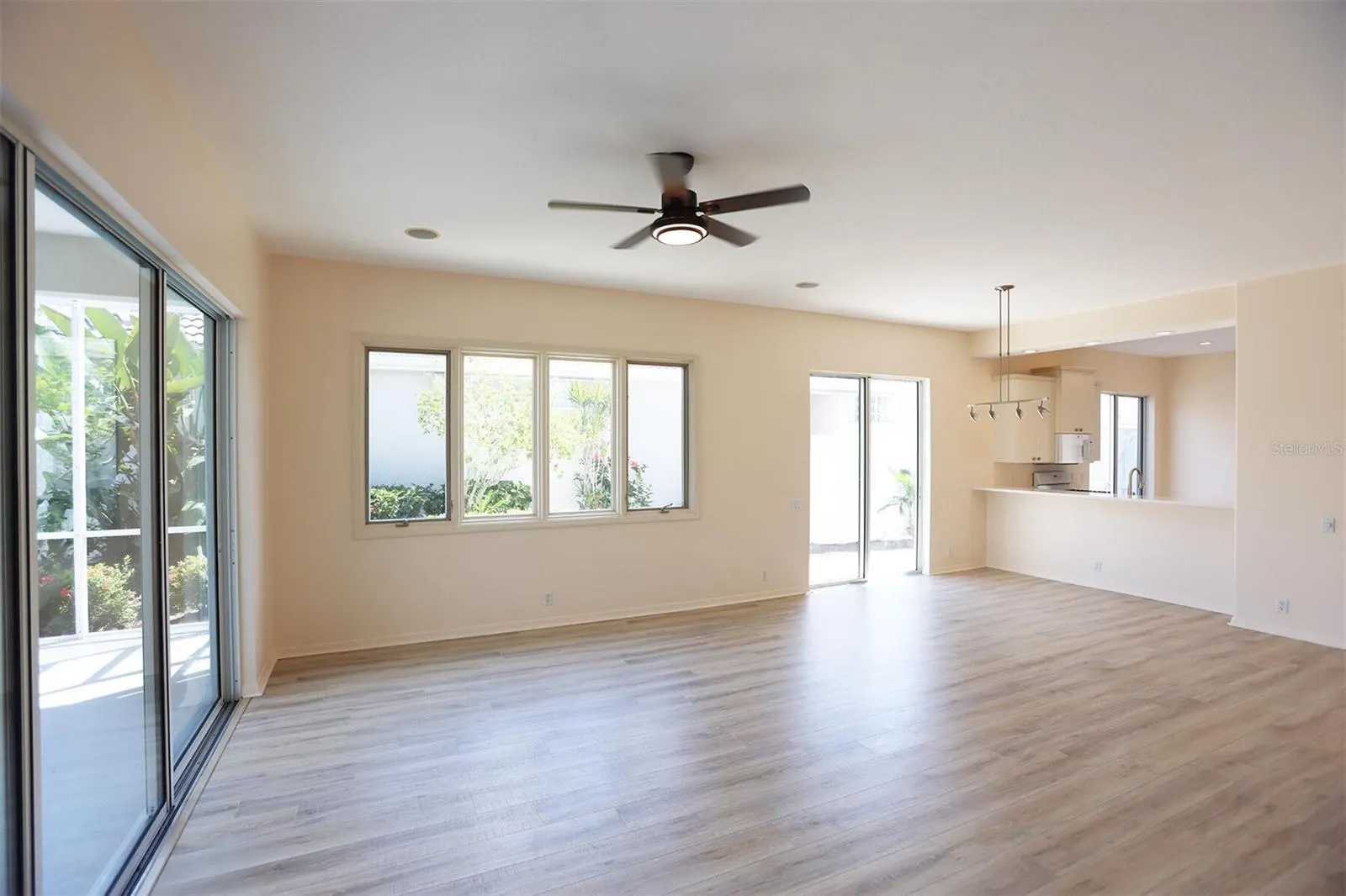 8515 53RD PL E